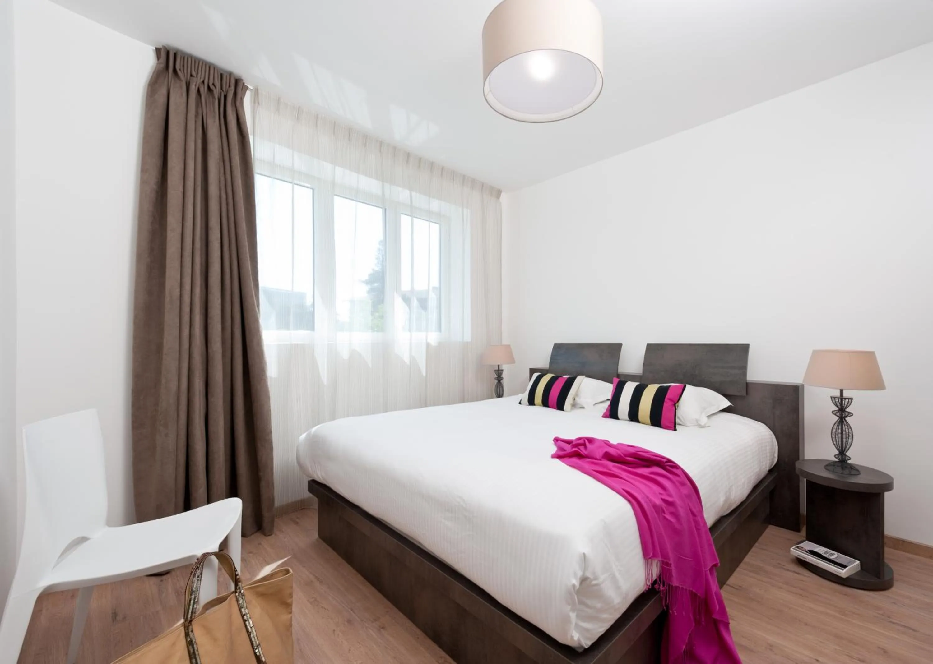 Bed in Ténéo Apparthotel Talence - Arthena