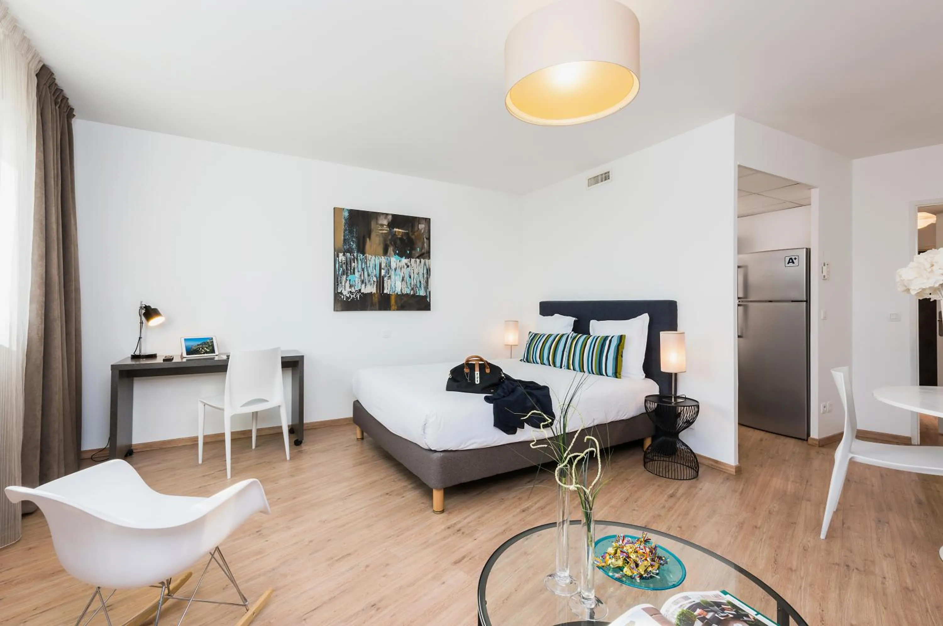 Bed in Ténéo Apparthotel Talence - Arthena