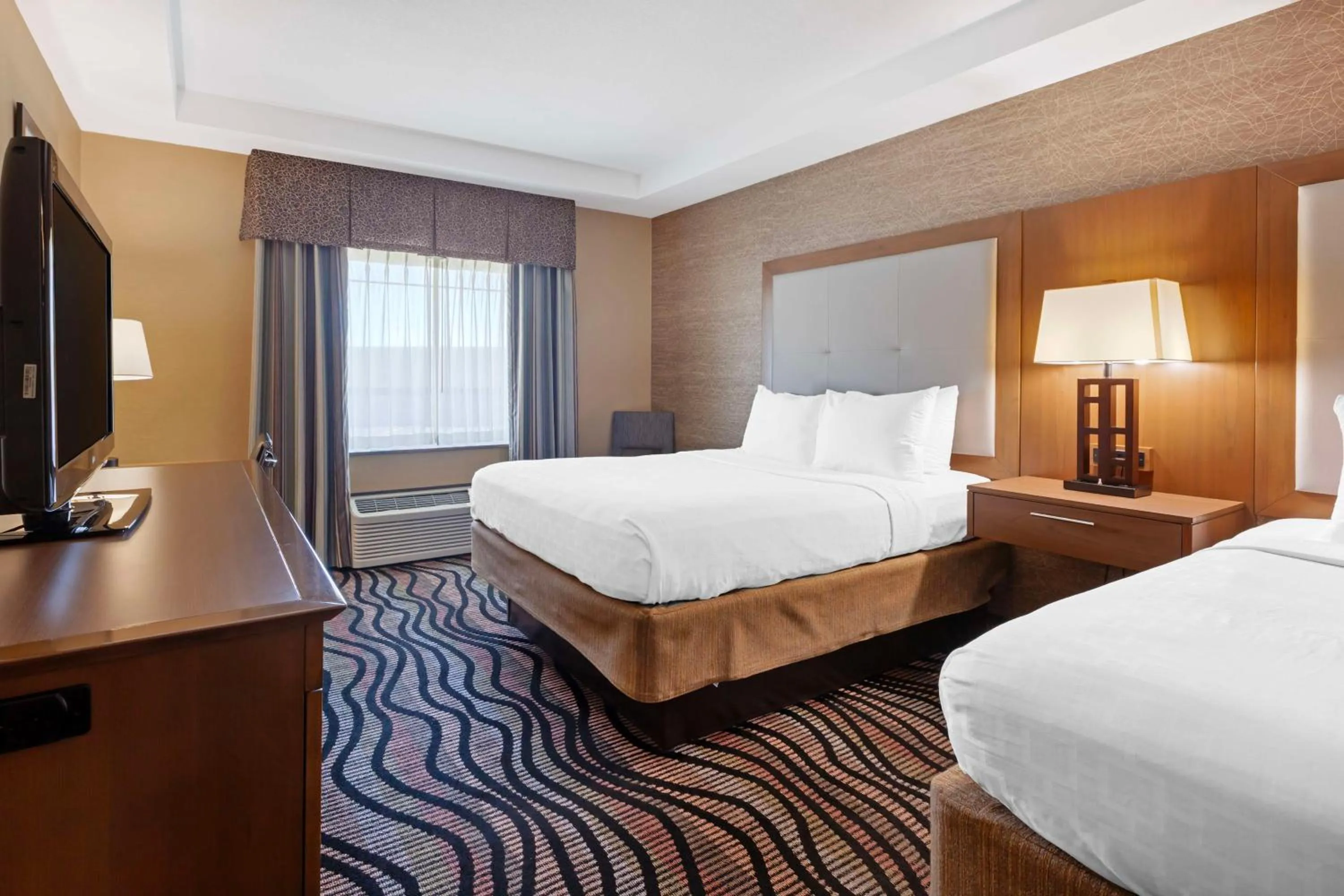 Bedroom, Bed in Best Western Summit Inn