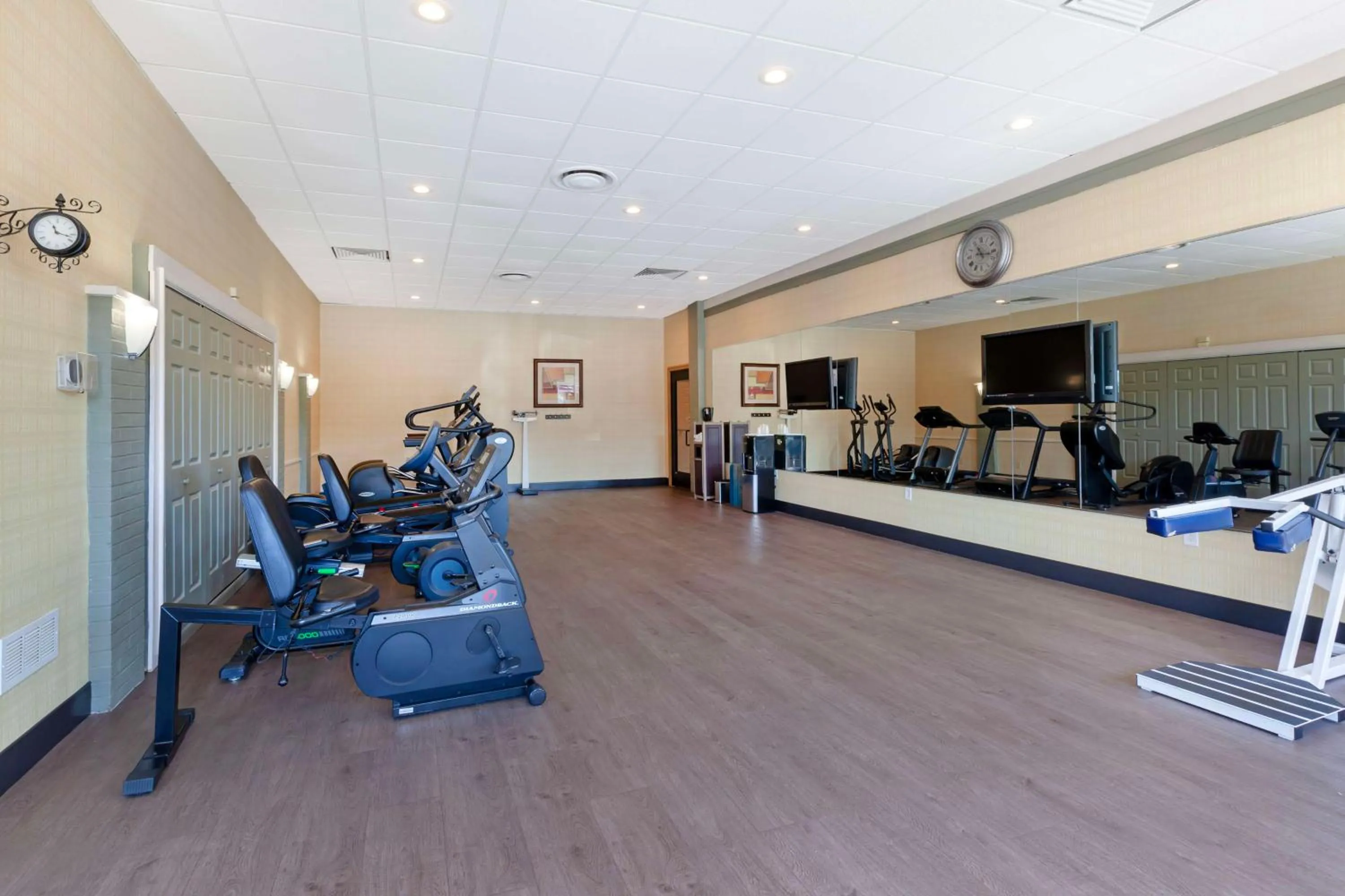 Fitness centre/facilities in Best Western Summit Inn