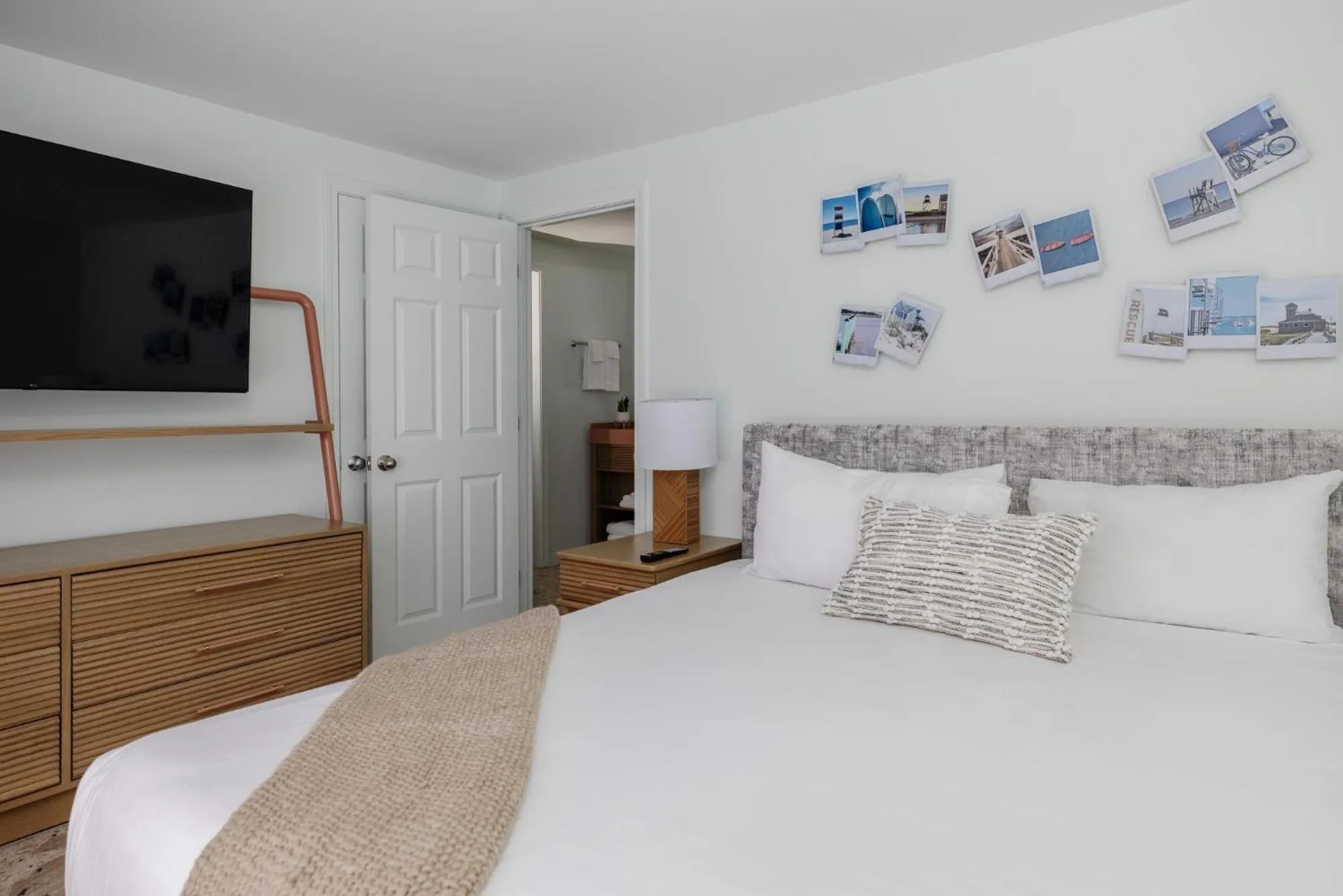 Photo of the whole room, Bed in Riviera Beach Resort