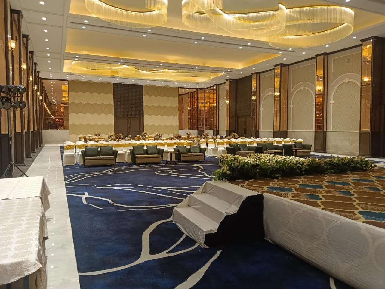 Seating area in Enrise by Sayaji Bhopal