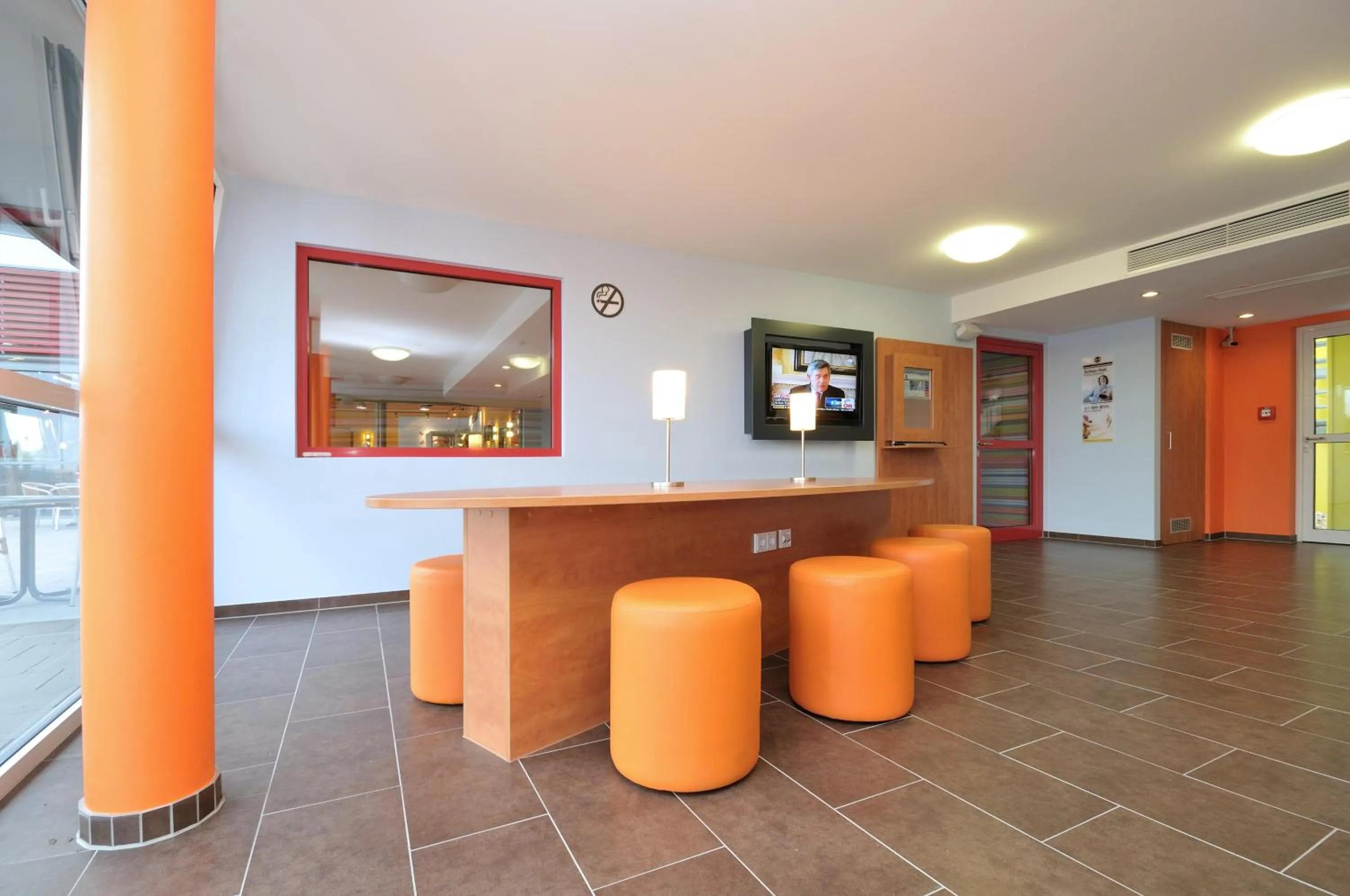 Restaurant/places to eat in Hotel Rhynern Nord