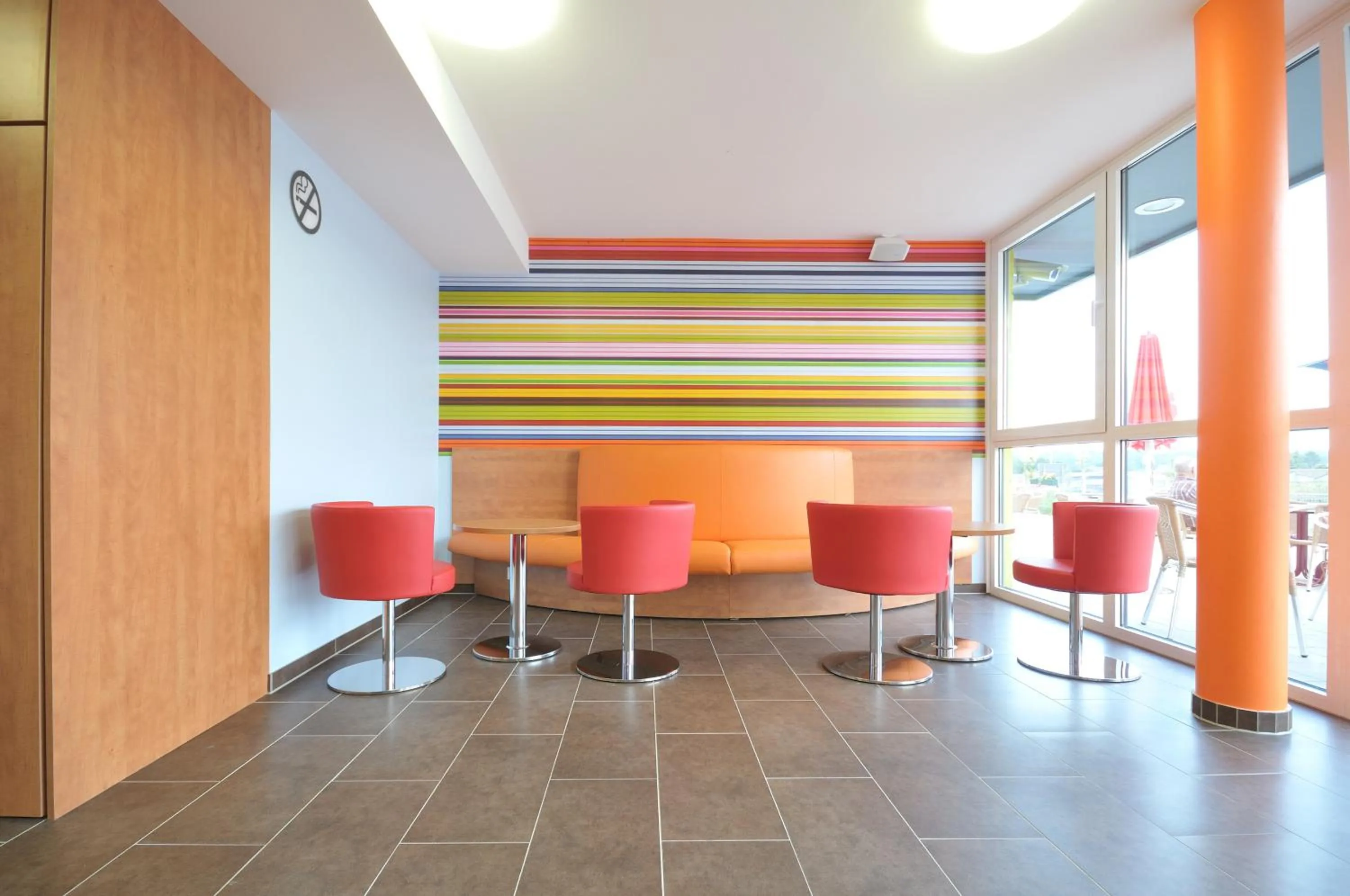 Restaurant/places to eat in Hotel Rhynern Nord