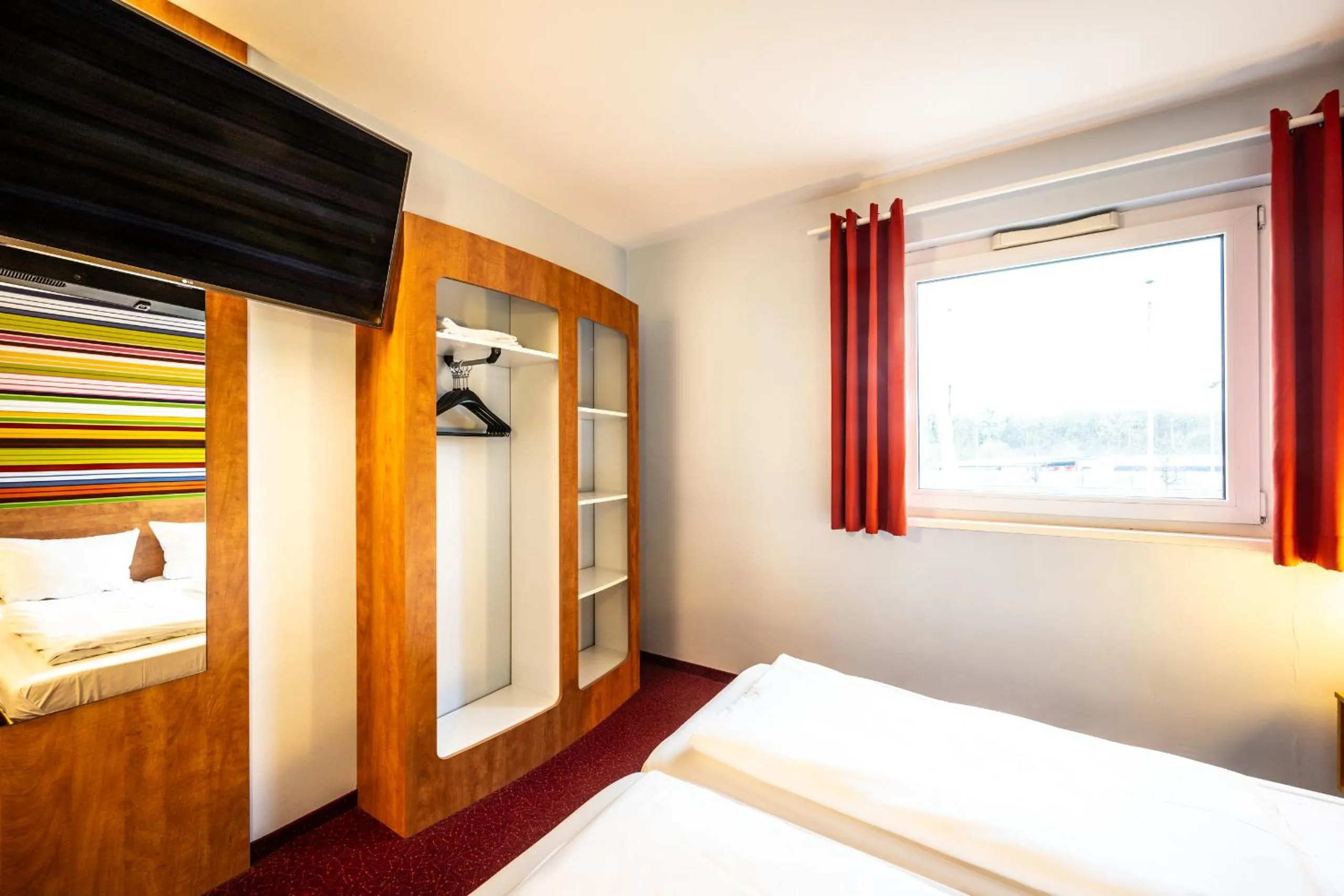 Photo of the whole room, Bed in Hotel Rhynern Nord