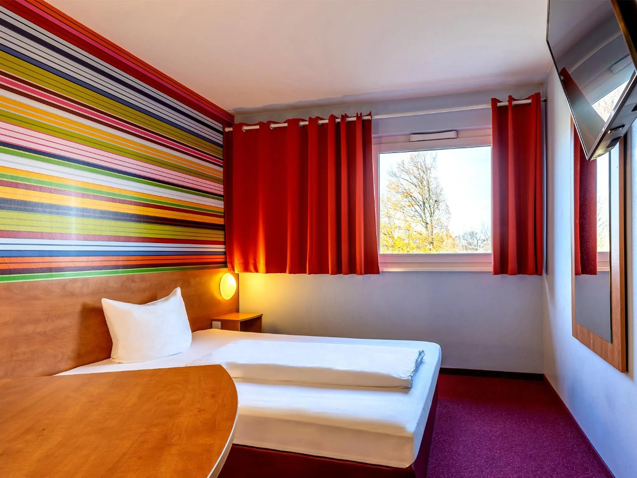 Photo of the whole room, Bed in Hotel Rhynern Nord