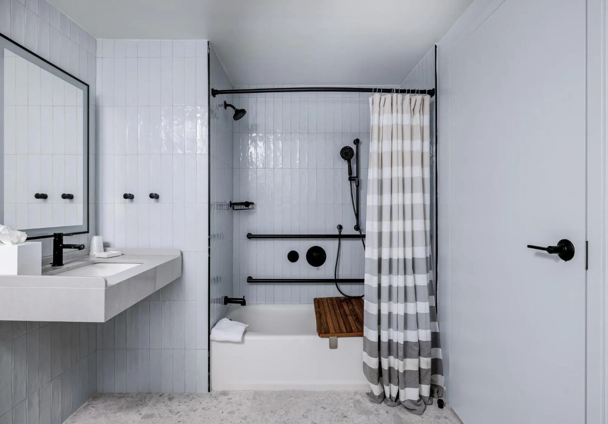 Bathroom in Red Jacket Beach Resort