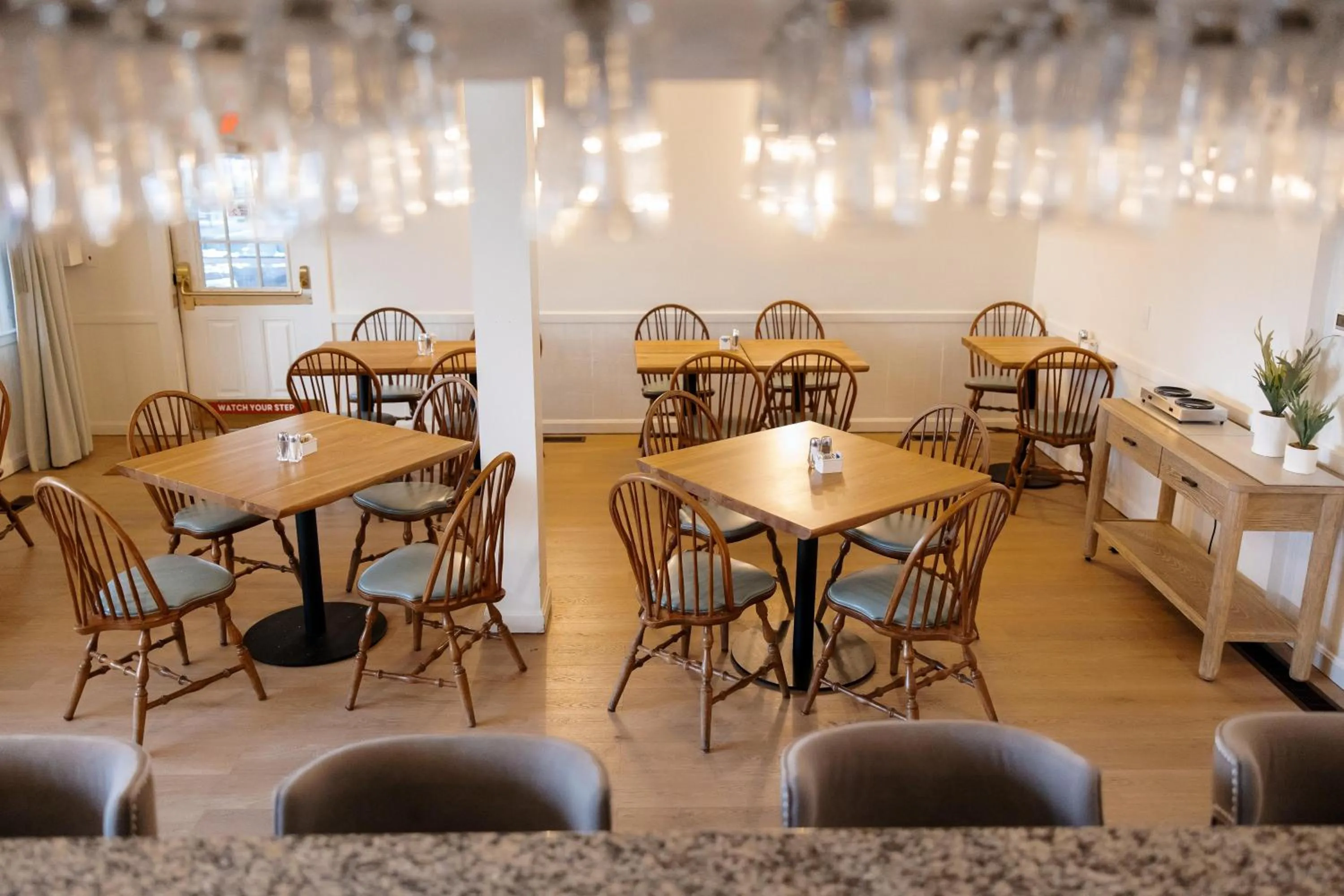 Lounge or bar in Red Jacket Beach Resort