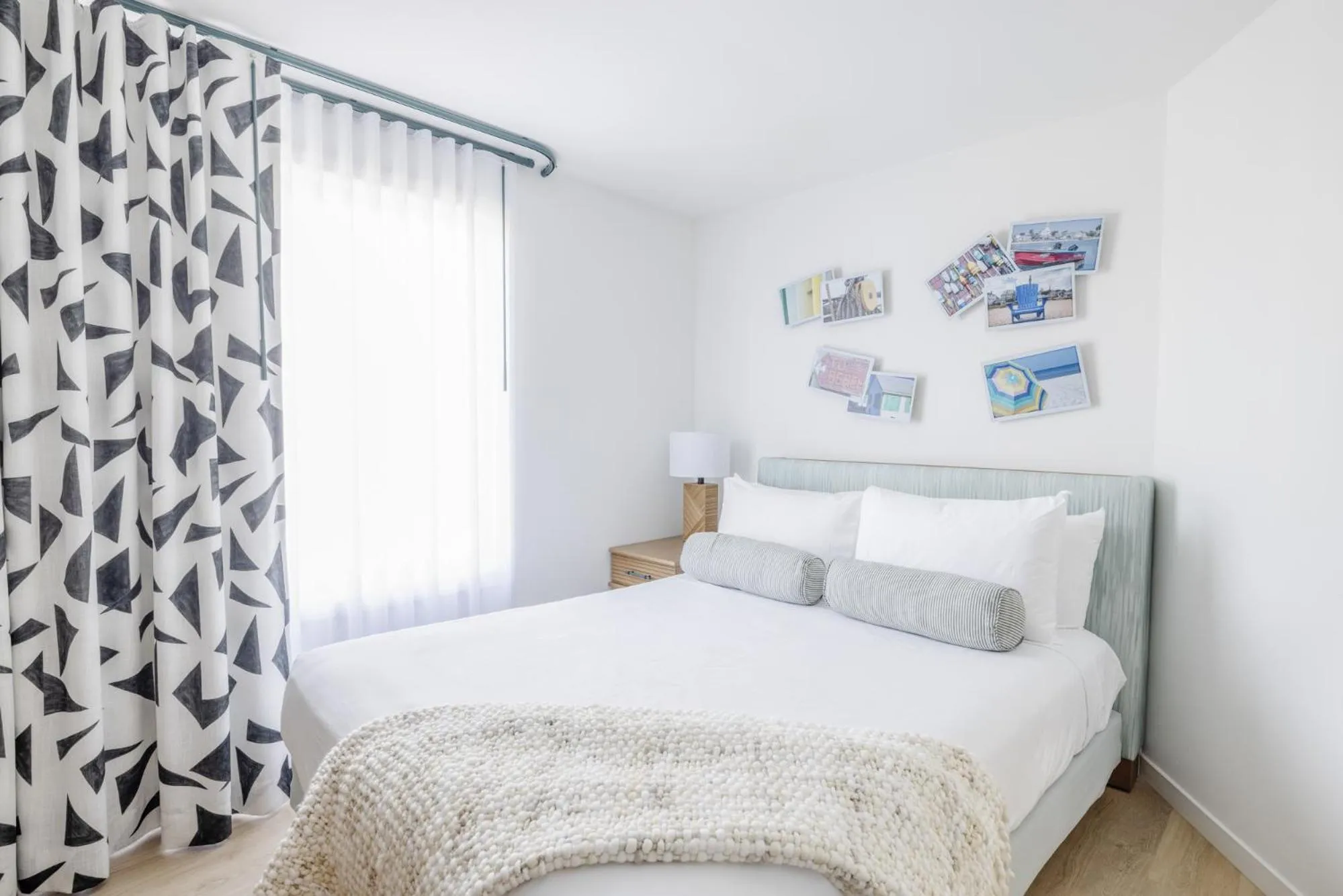 Bedroom, Bed in Red Jacket Beach Resort