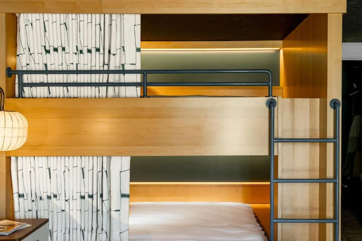 Bed in Red Jacket Beach Resort