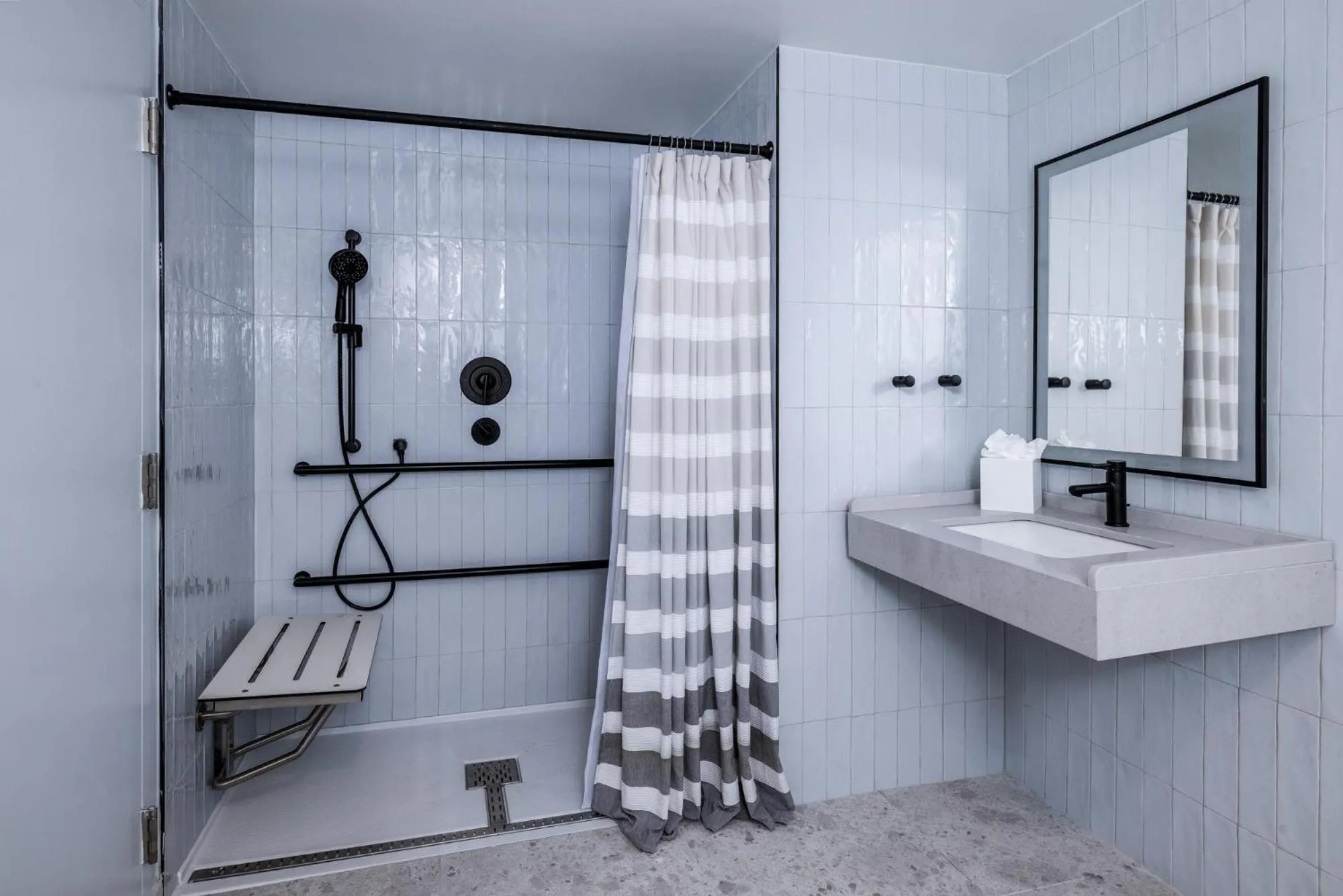 Bathroom in Red Jacket Beach Resort