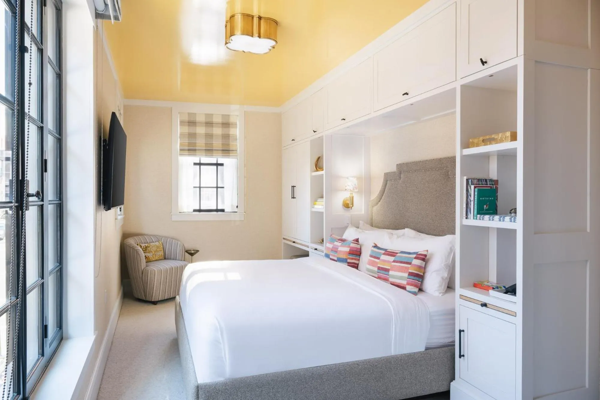 Bedroom, Bed in Beacon Hill Hotel