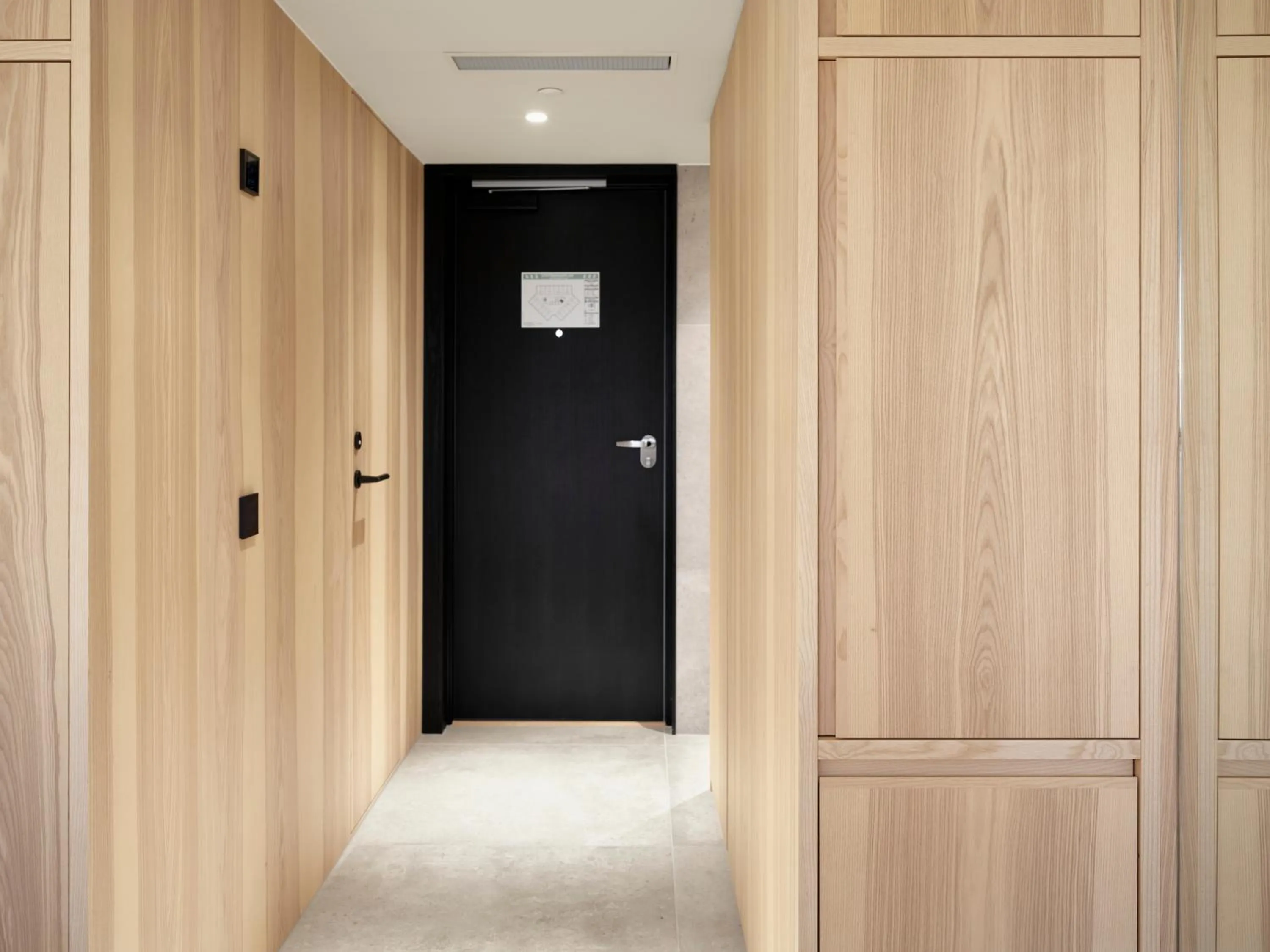 wardrobe in Gothia Towers & Upper House