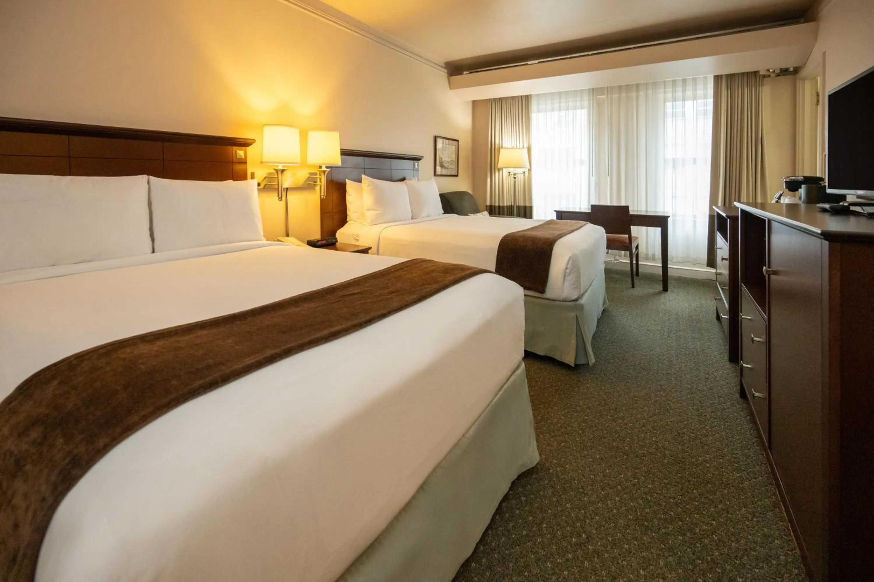 Bedroom, Bed in The Inn at Virginia Mason