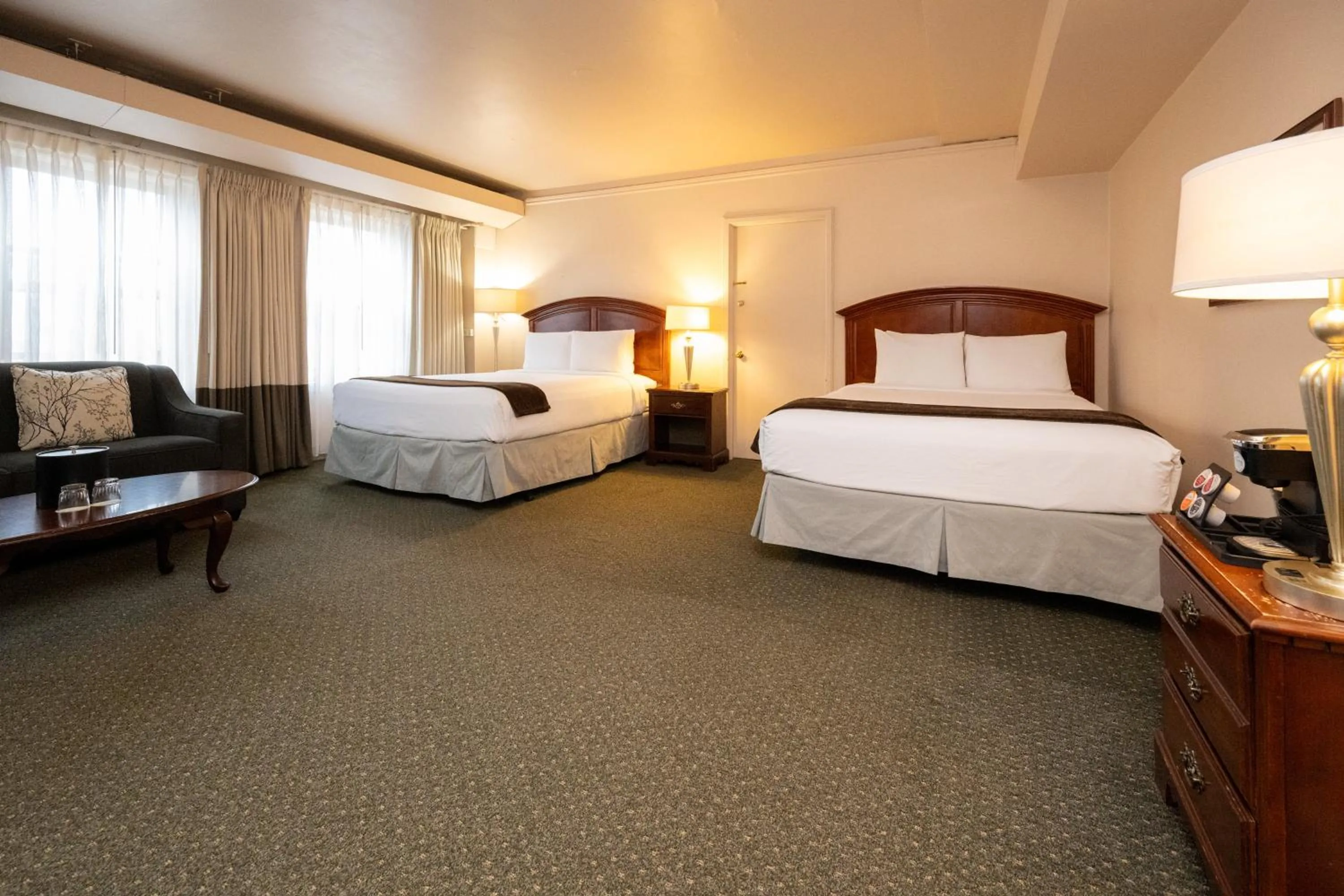 Bedroom, Bed in The Inn at Virginia Mason