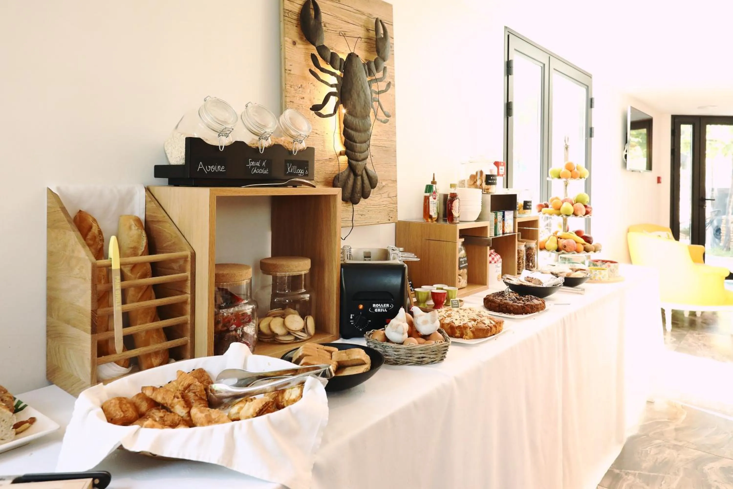 Breakfast in Appart' Hotel La Girafe Marseille Est - Porte d'Aubagne