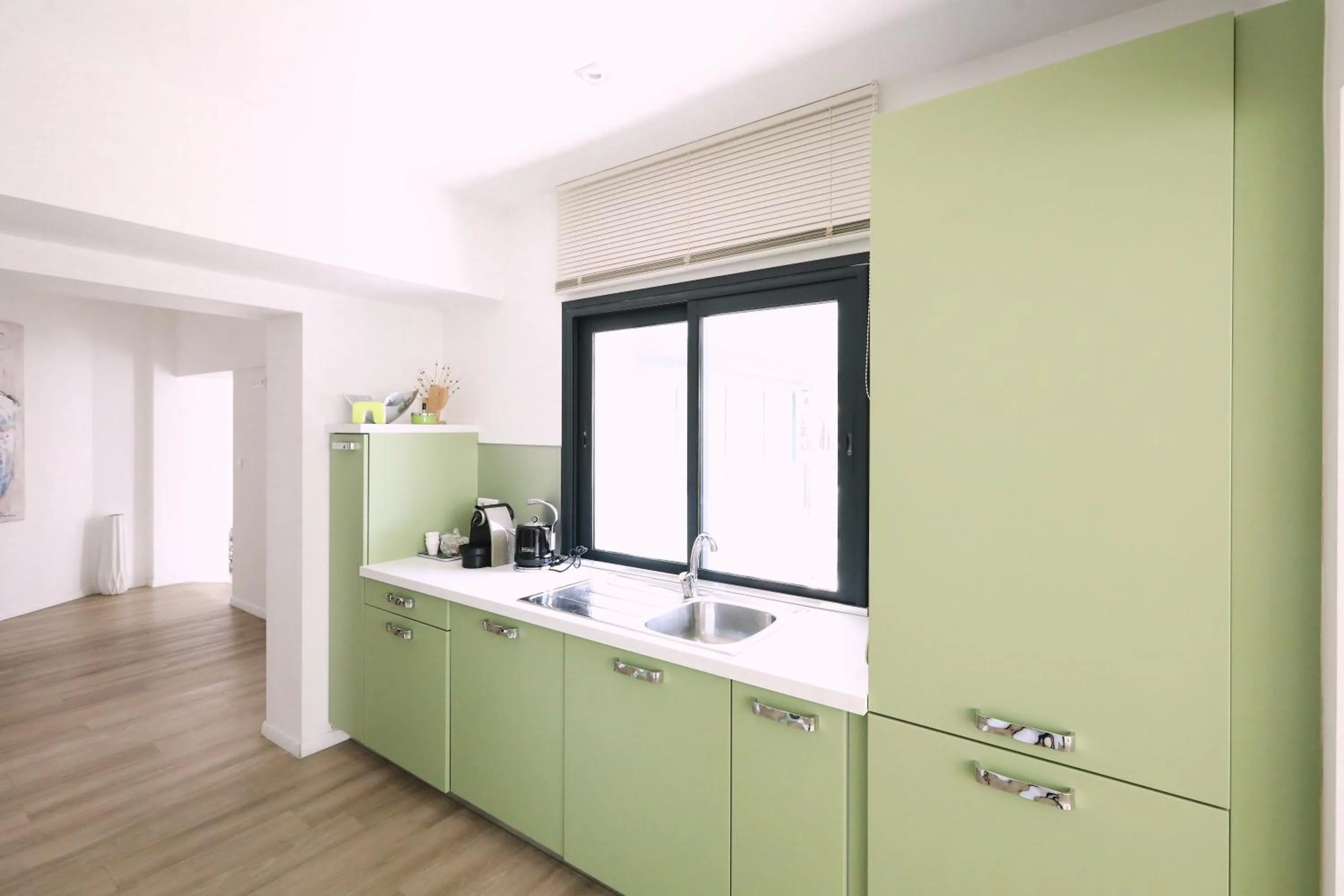 Kitchen or kitchenette in Appart' Hotel La Girafe Marseille Est - Porte d'Aubagne