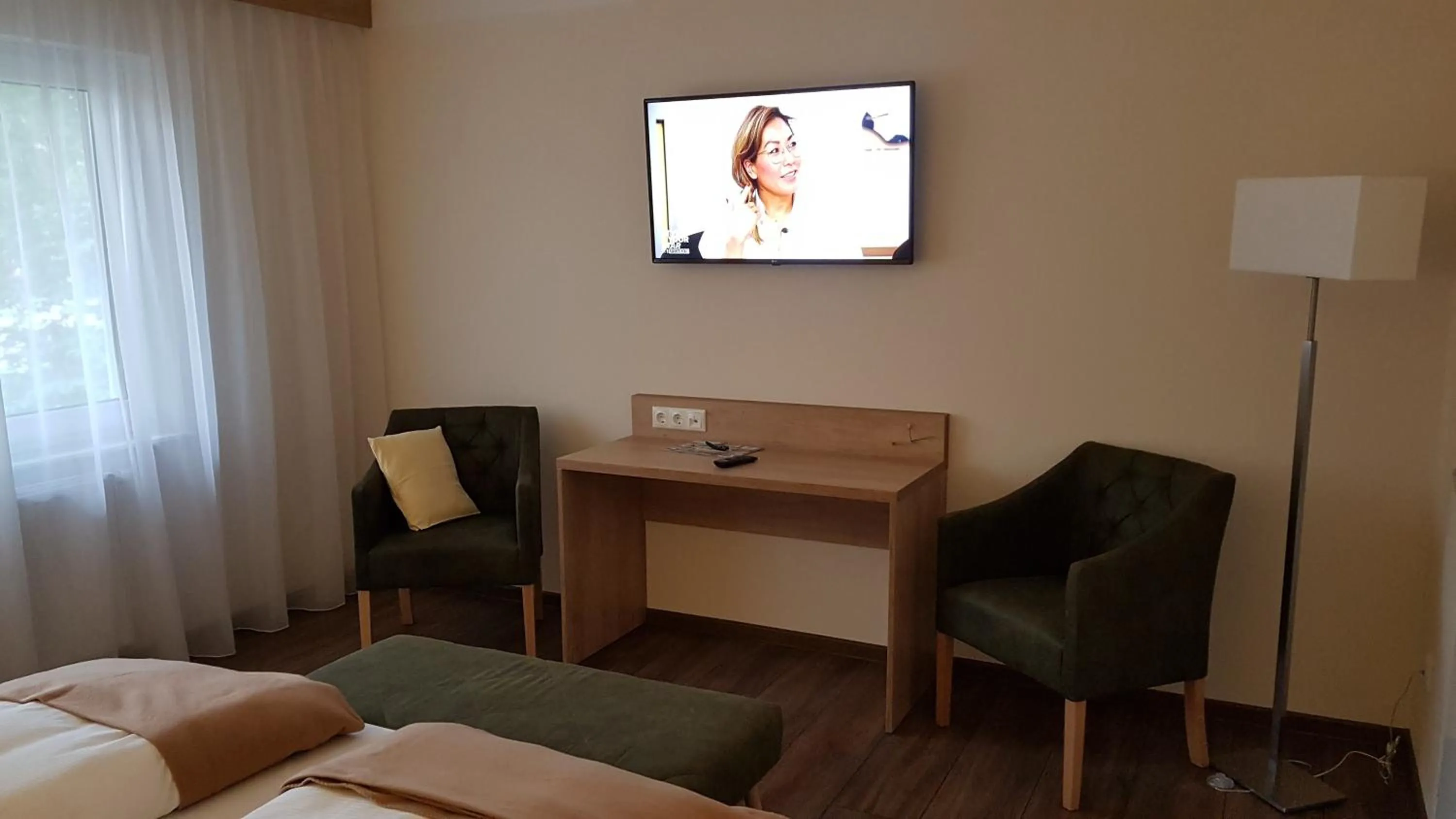 TV and multimedia, Bed in Kräuterhotel & Restaurant Heidejäger