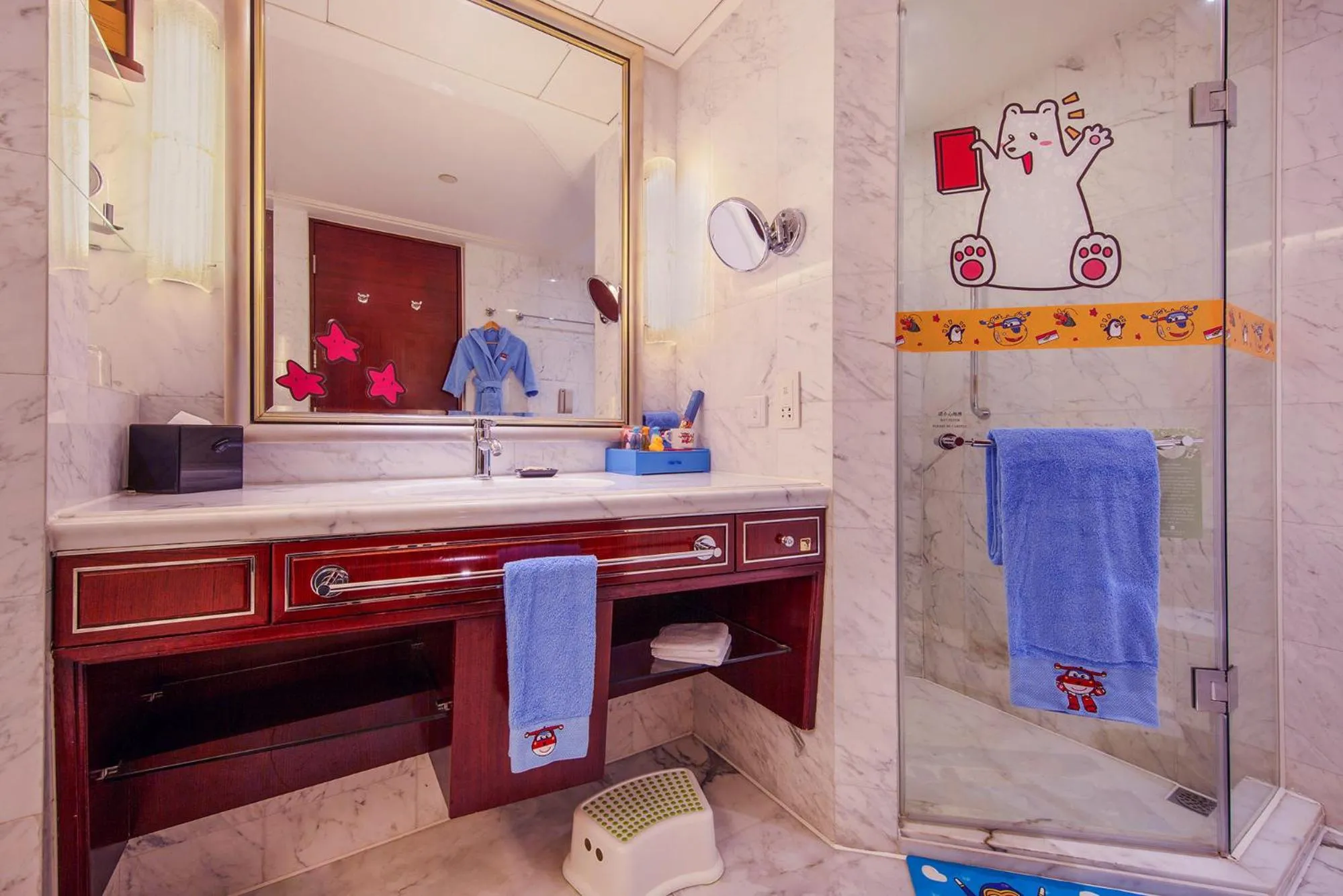 Shower in Shangri-La Guangzhou