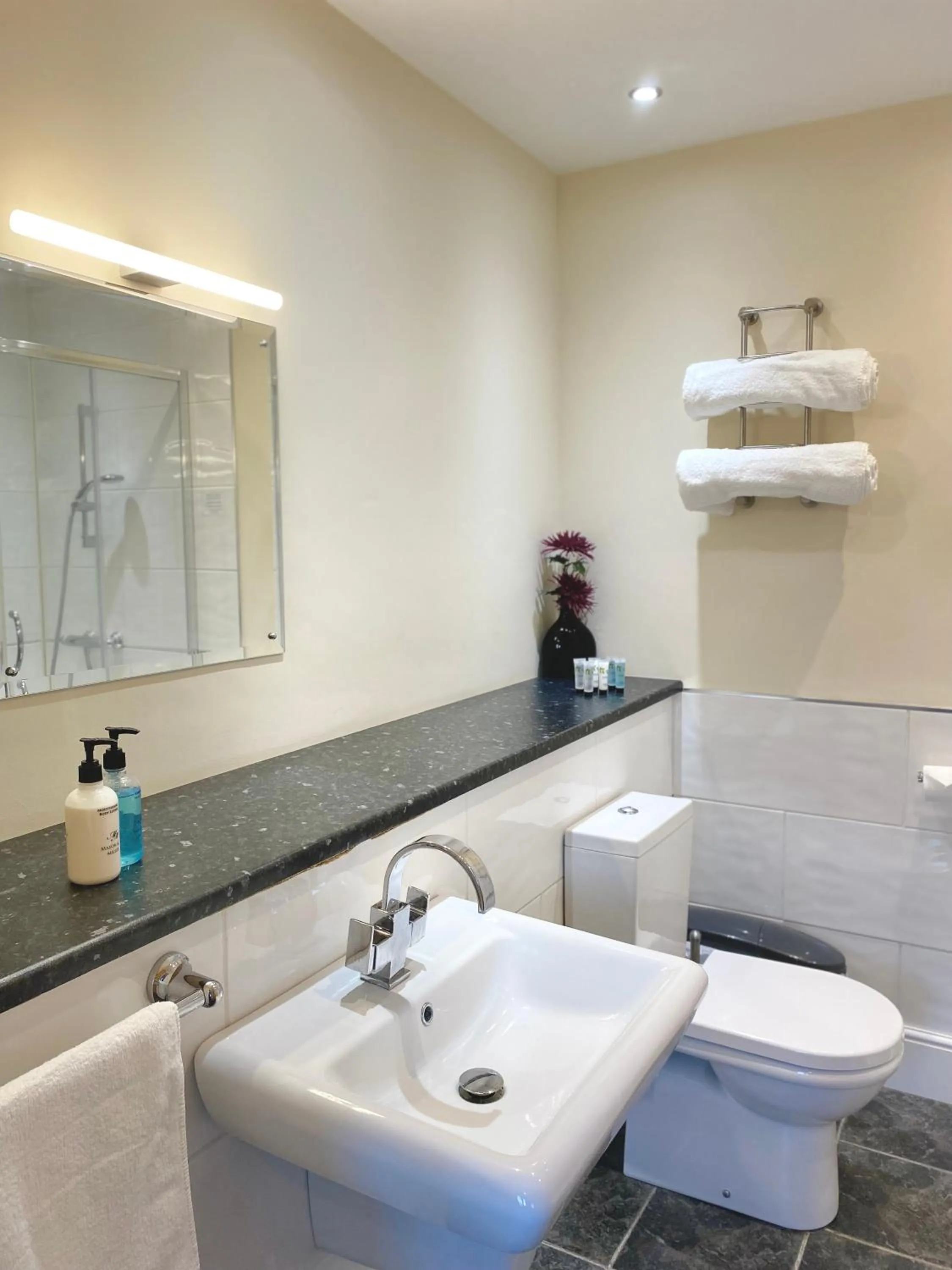 Bathroom in Woodhouse Farm Lodge