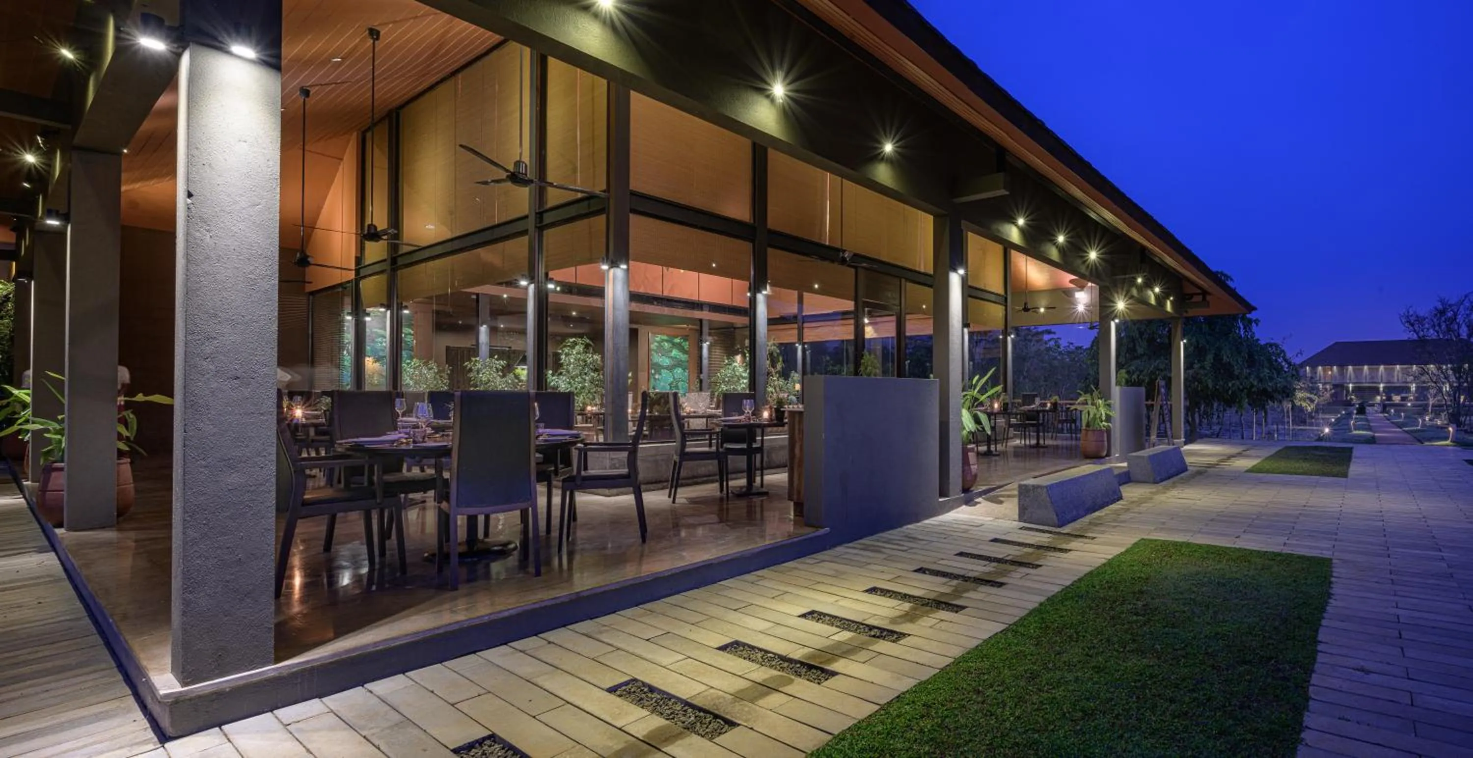 Continental breakfast in Water Garden Sigiriya