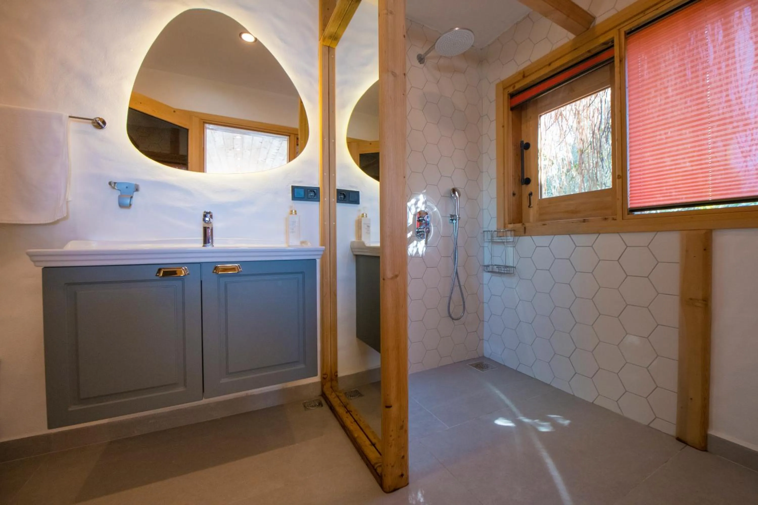 Bathroom in Seaview Faralya