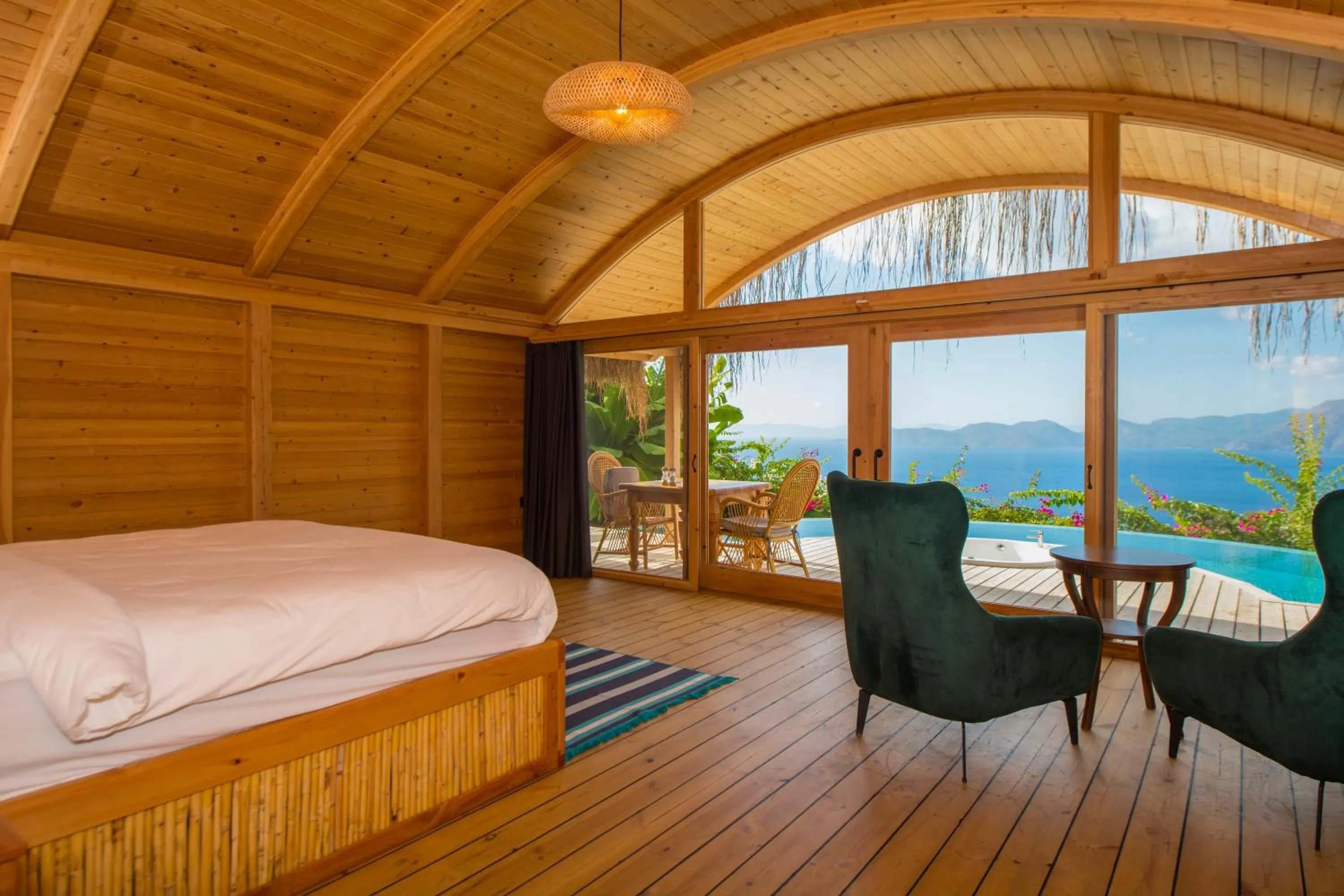 Bed in Seaview Faralya