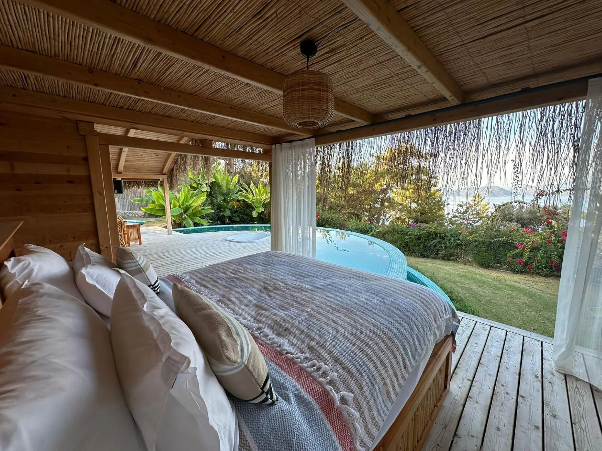 Patio, Bed in Seaview Faralya