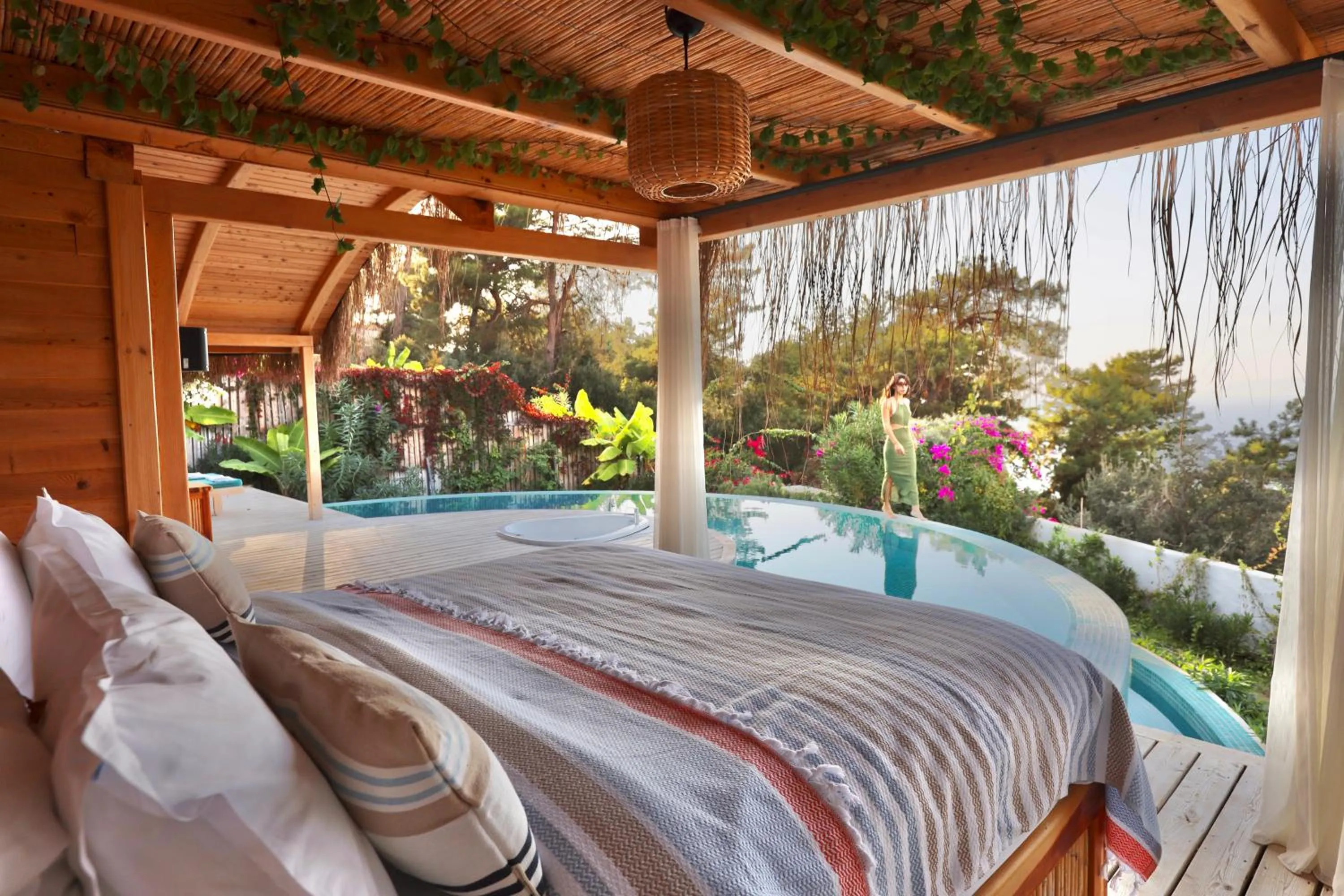 Bed in Seaview Faralya