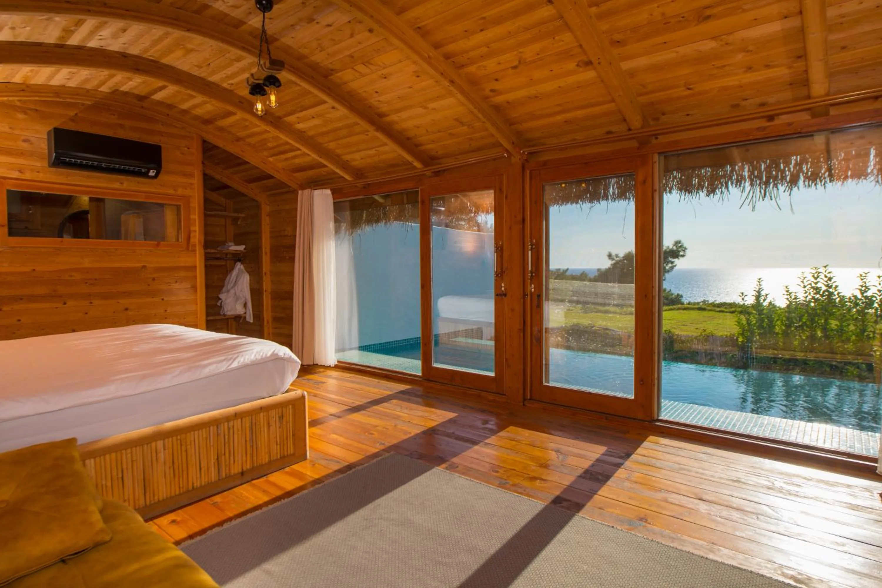 Bed in Seaview Faralya