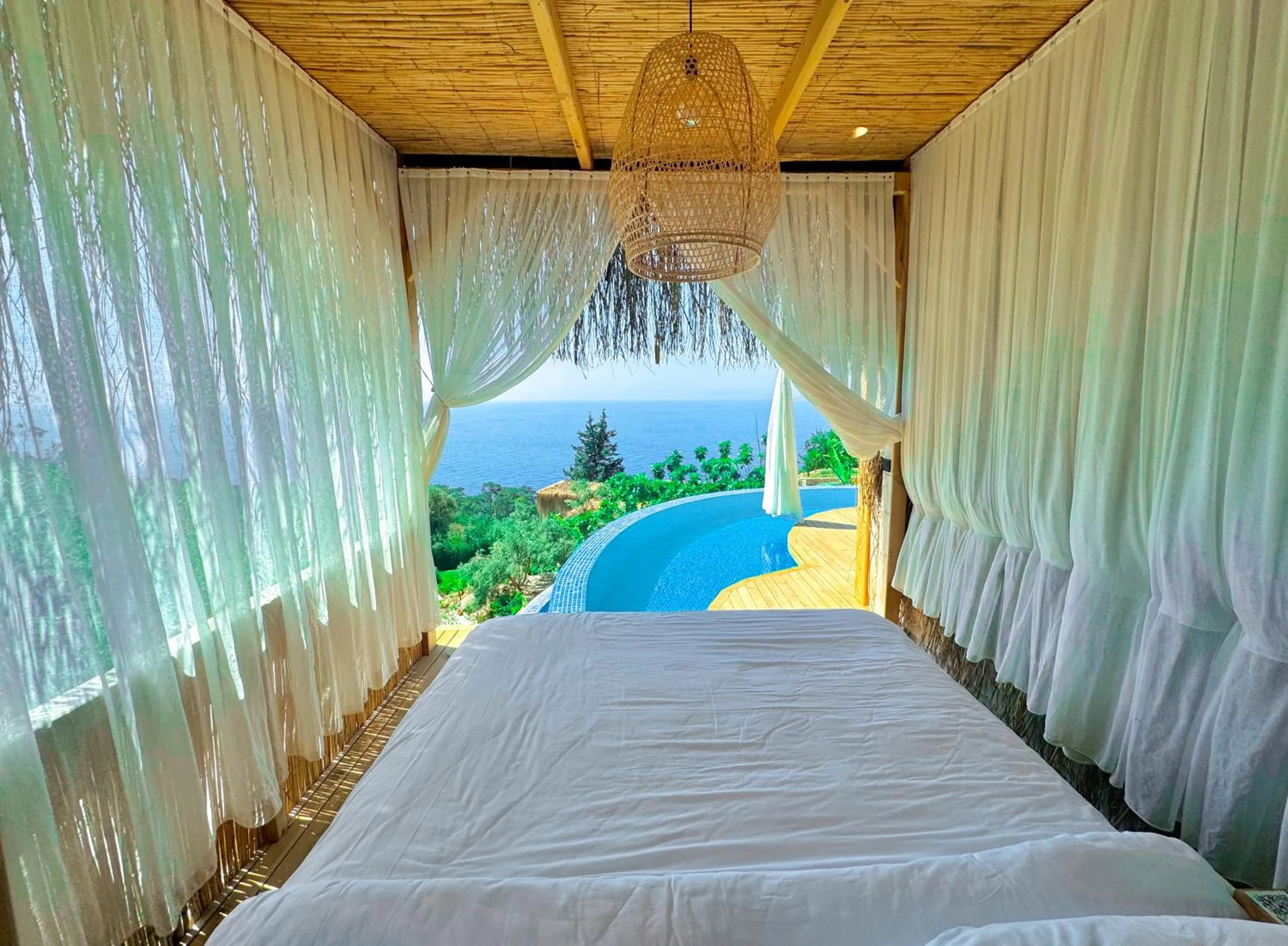 Bed in Seaview Faralya