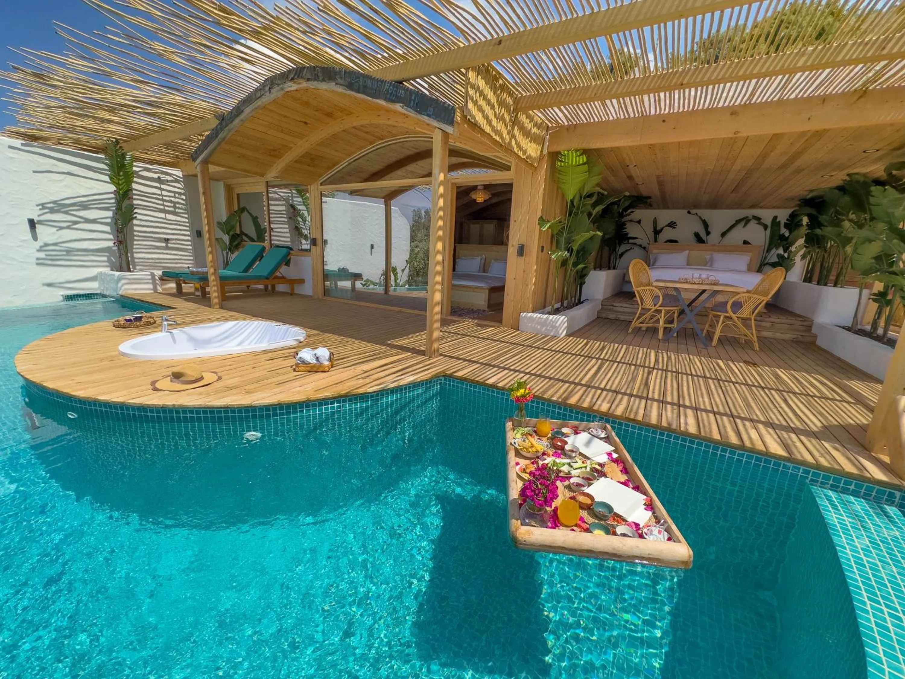 Photo of the whole room in Seaview Faralya