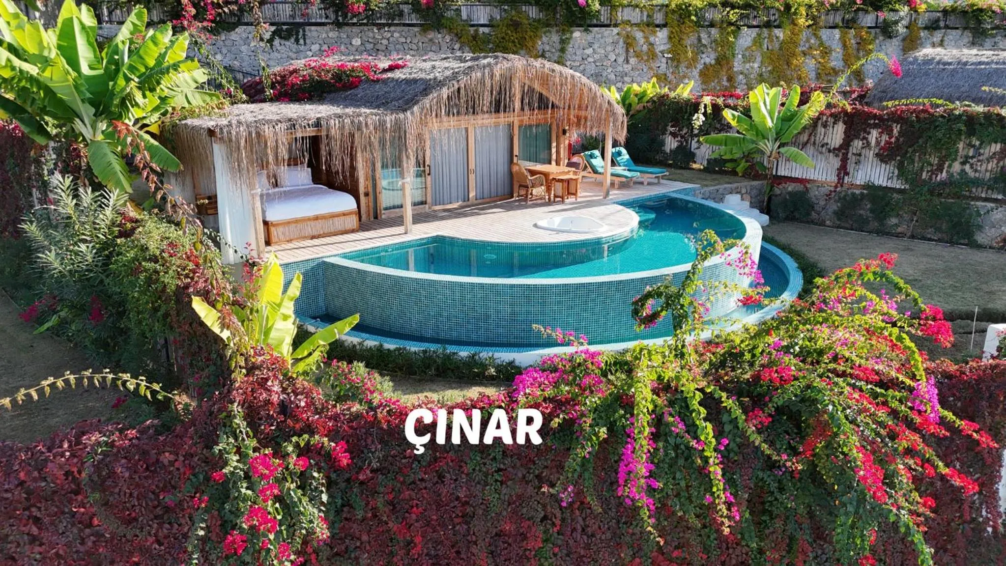 Photo of the whole room in Seaview Faralya