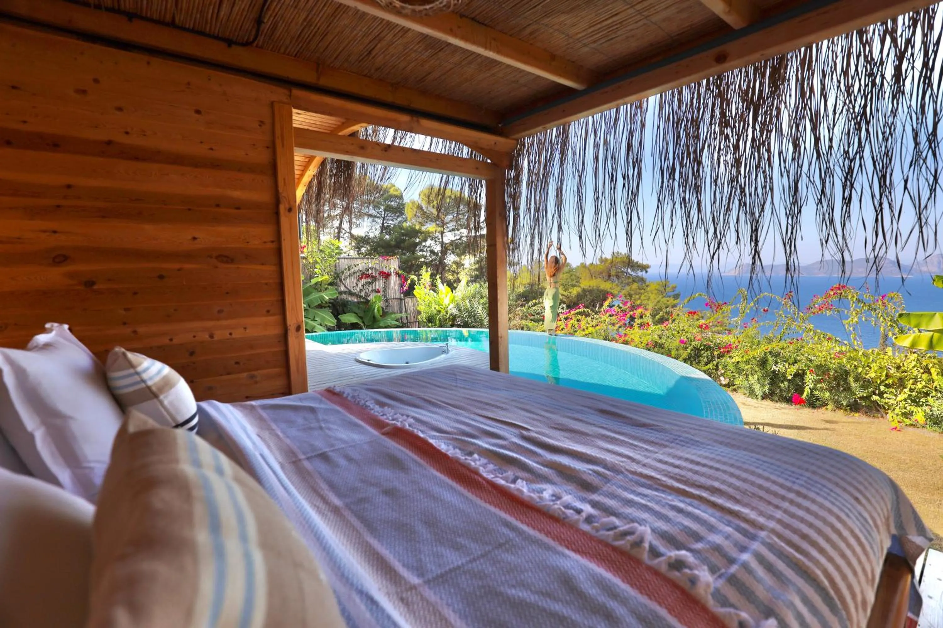 Bed in Seaview Faralya