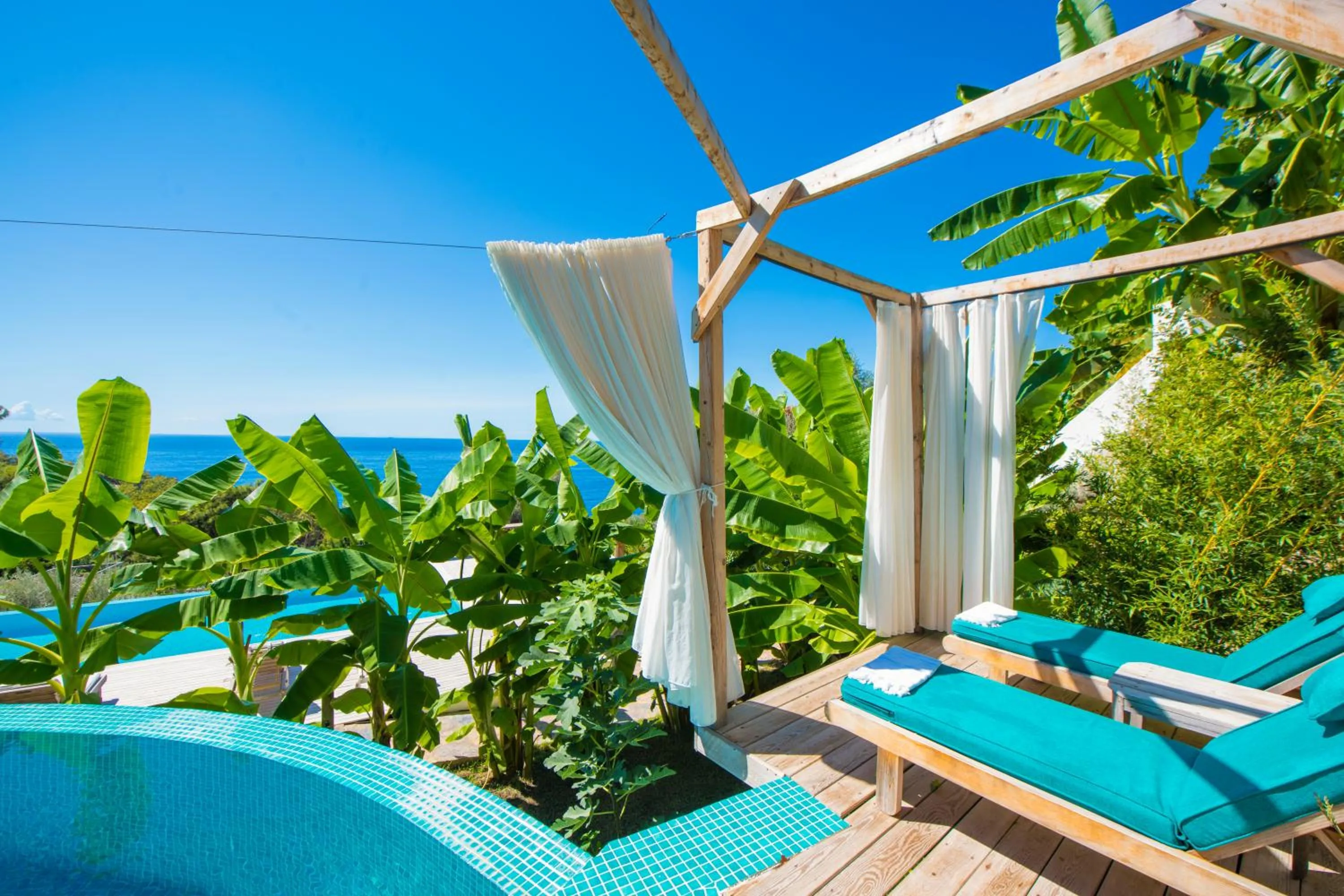 Patio in Seaview Faralya