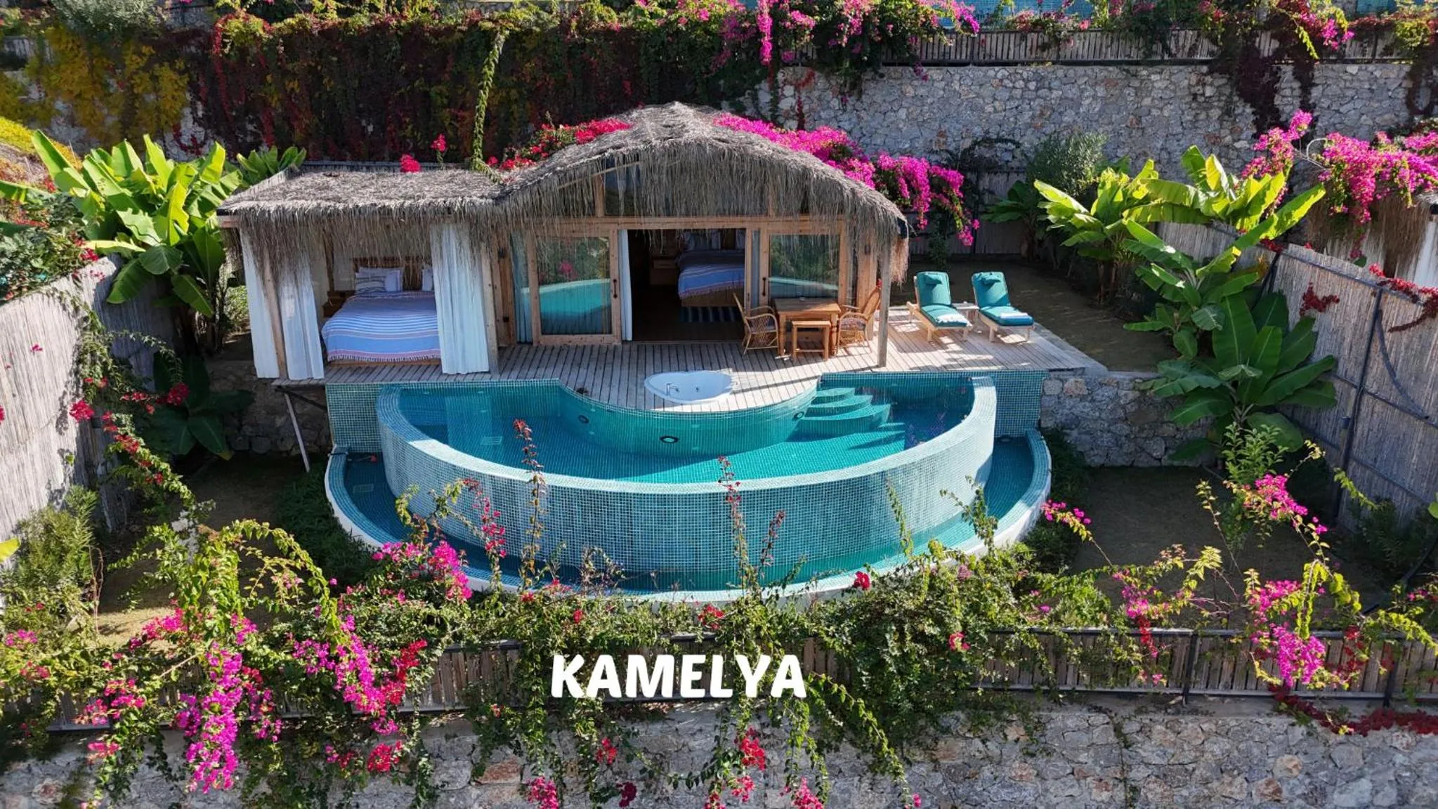 Photo of the whole room in Seaview Faralya