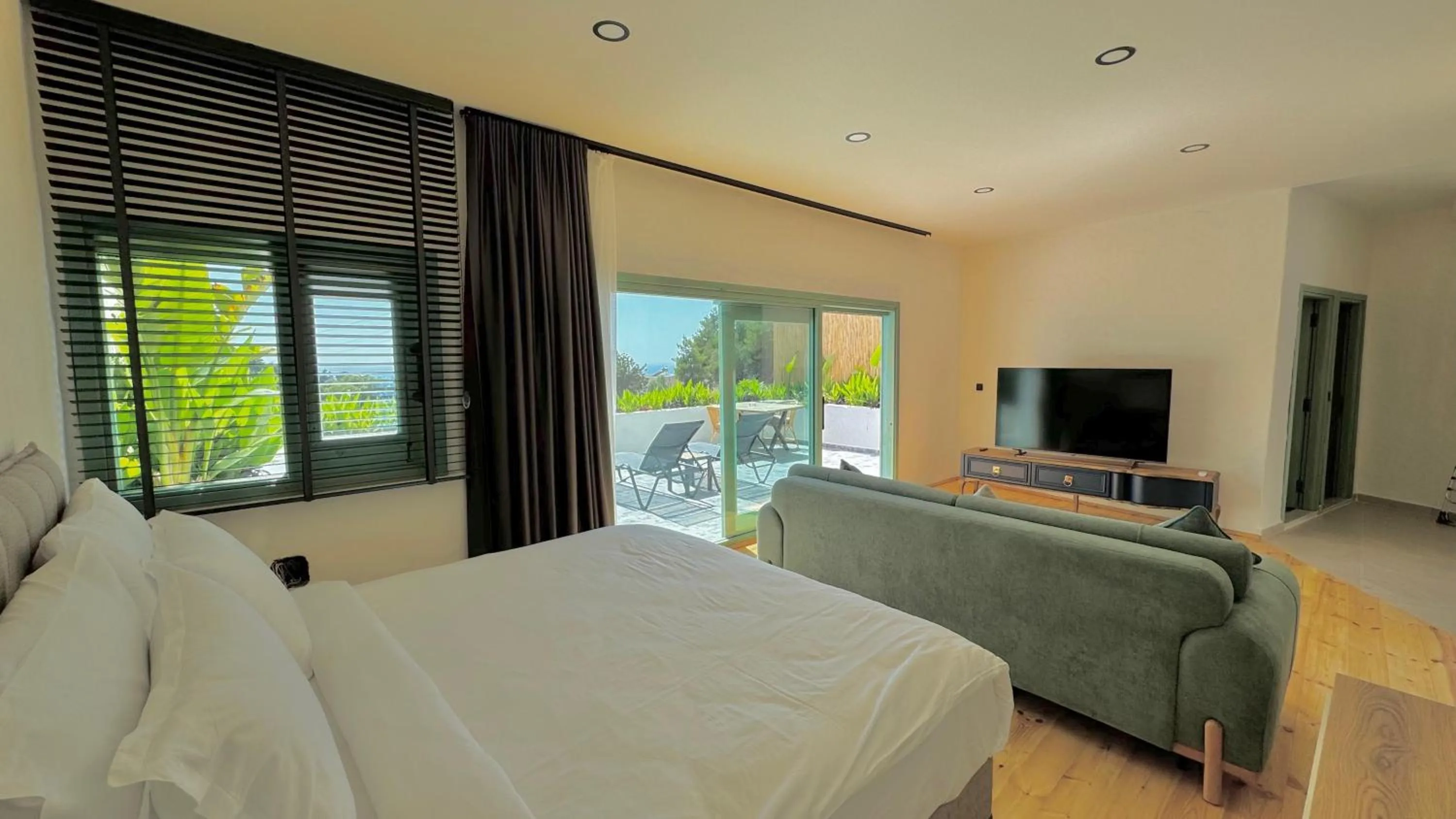 Bed in Seaview Faralya