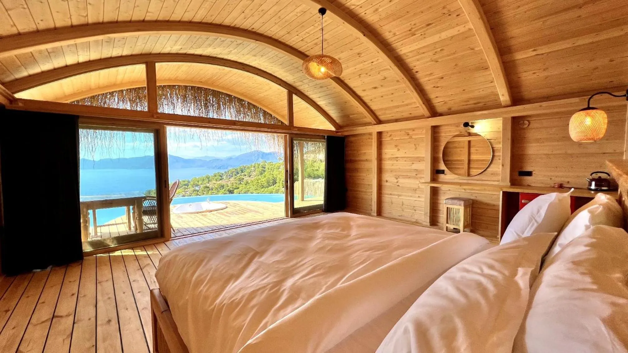 Bed in Seaview Faralya