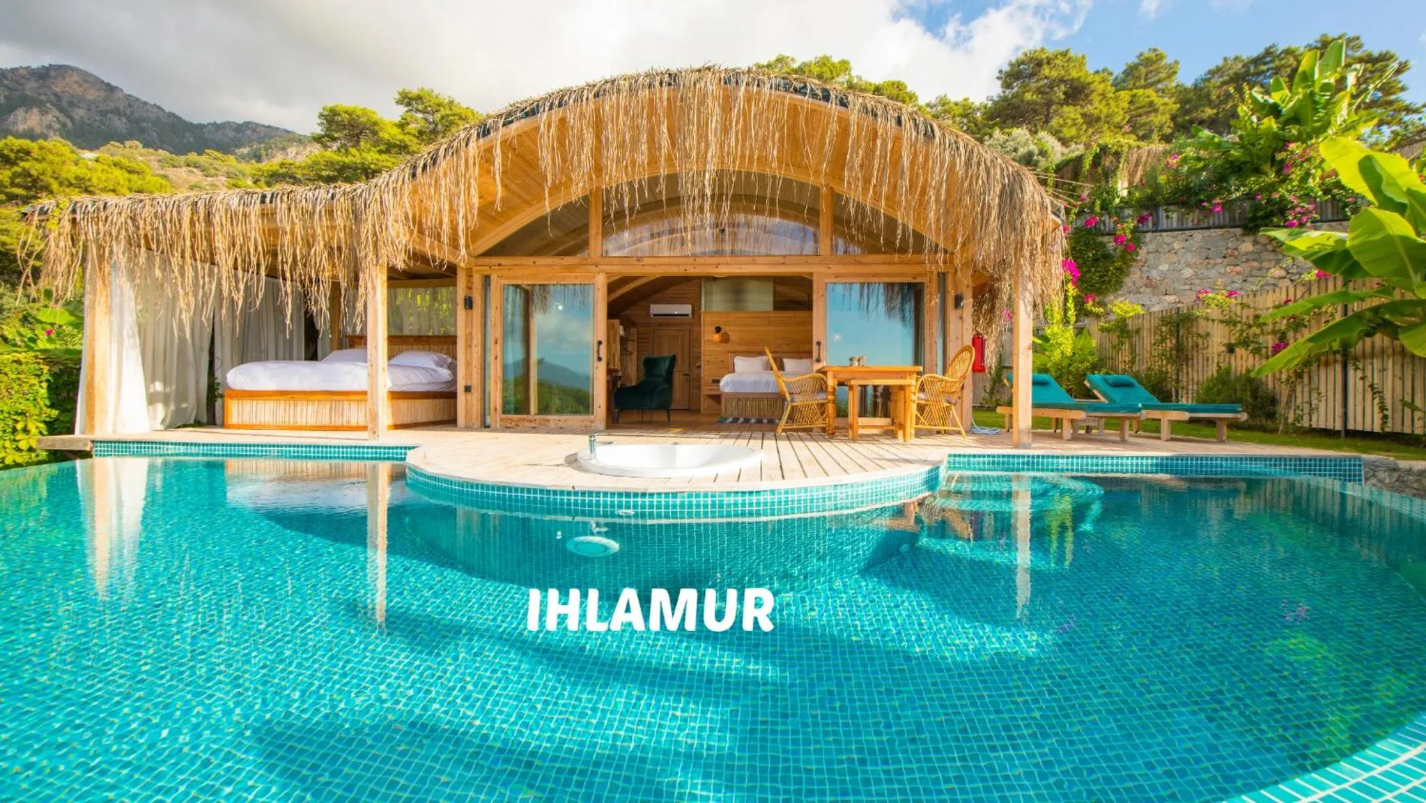 Photo of the whole room in Seaview Faralya