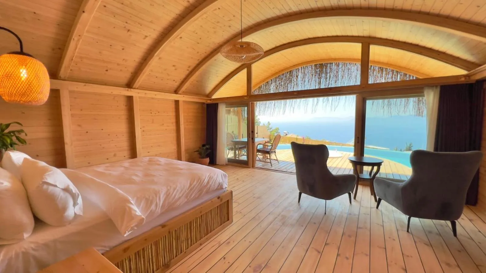 Bed in Seaview Faralya