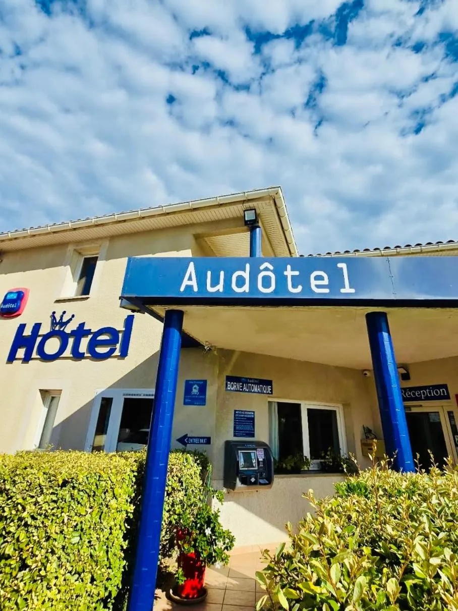 Property building in Audotel