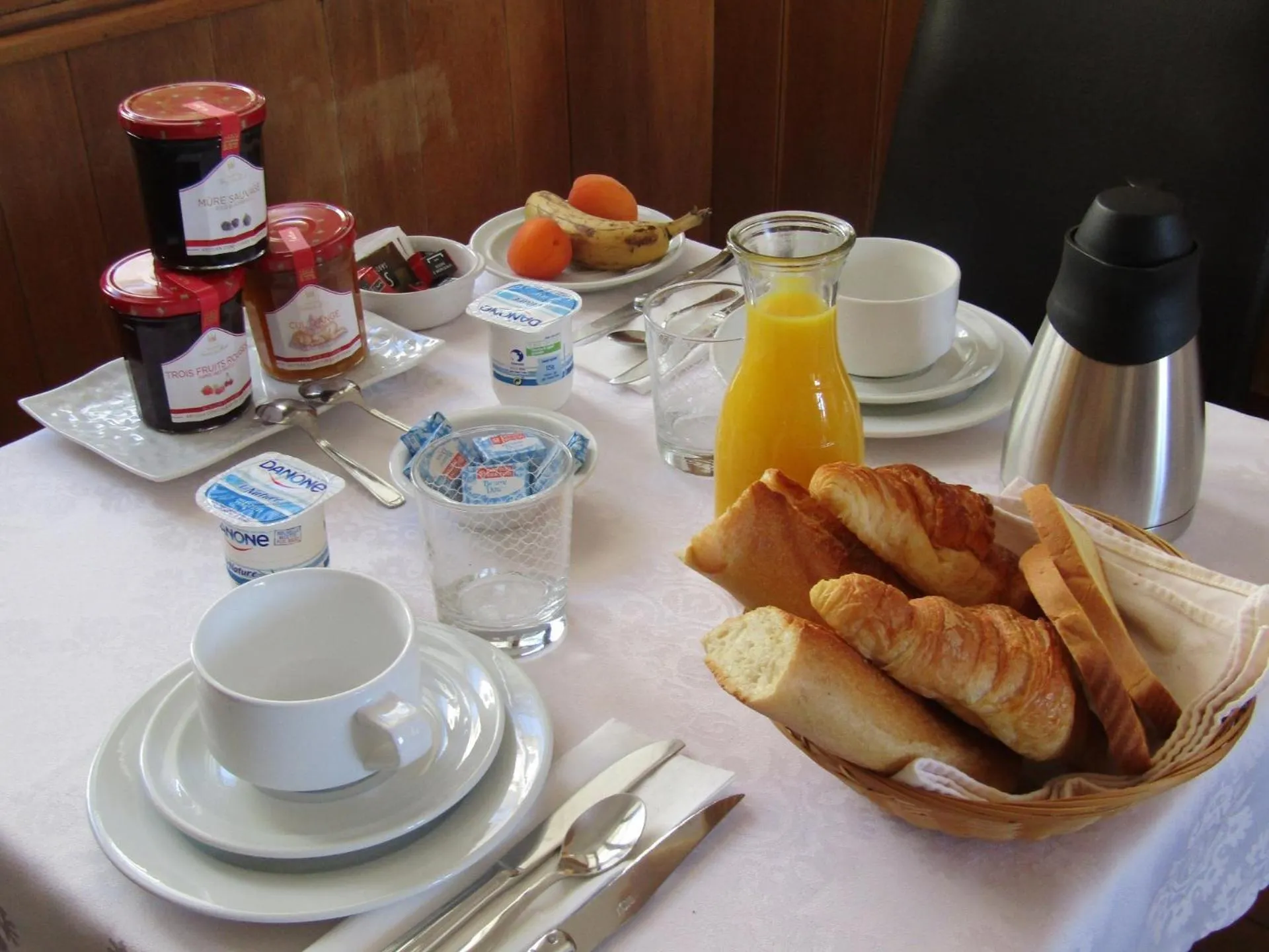 Continental breakfast in Fifi Moulin
