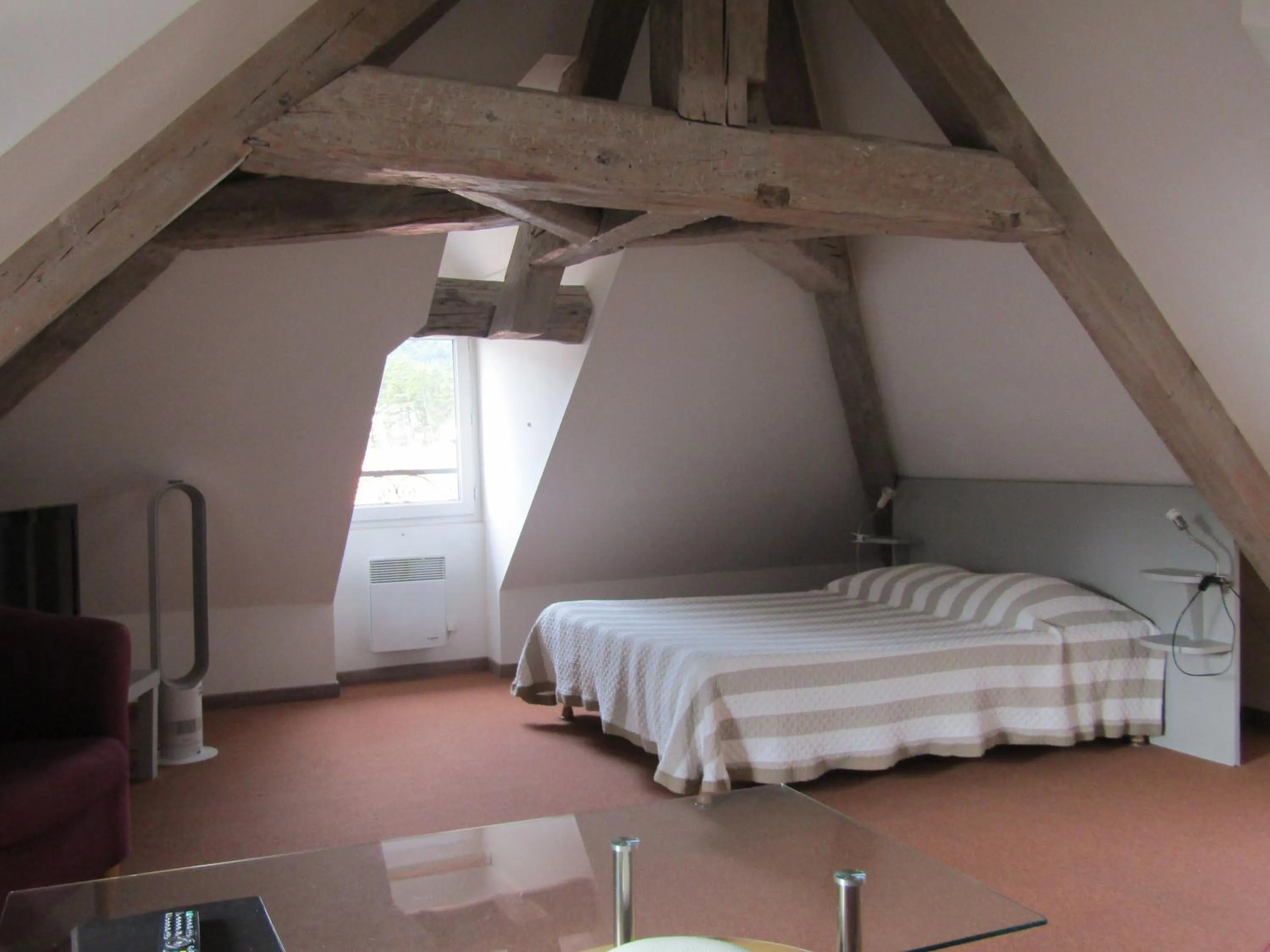 Bedroom, Bed in Fifi Moulin