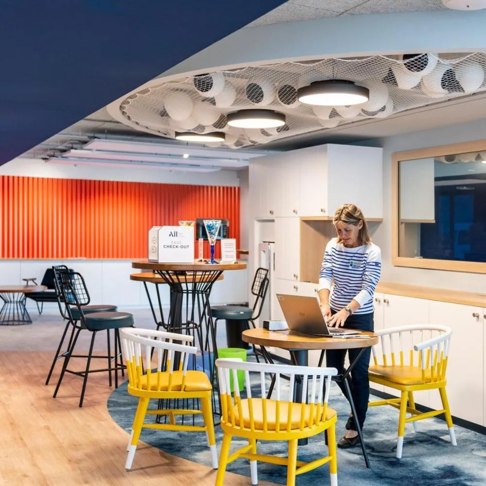 Lobby or reception in ibis Styles Morlaix