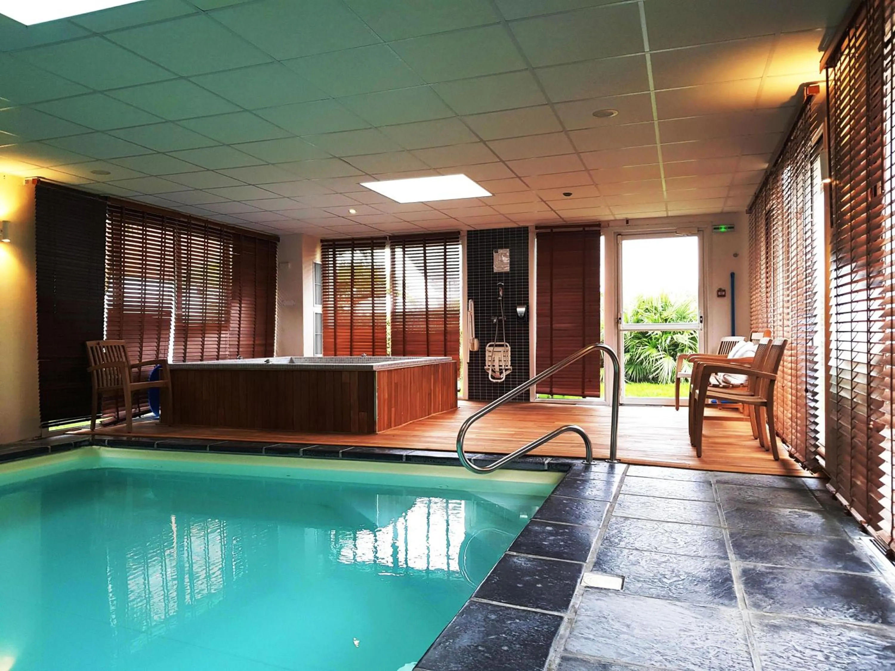Swimming pool in ibis Styles Morlaix