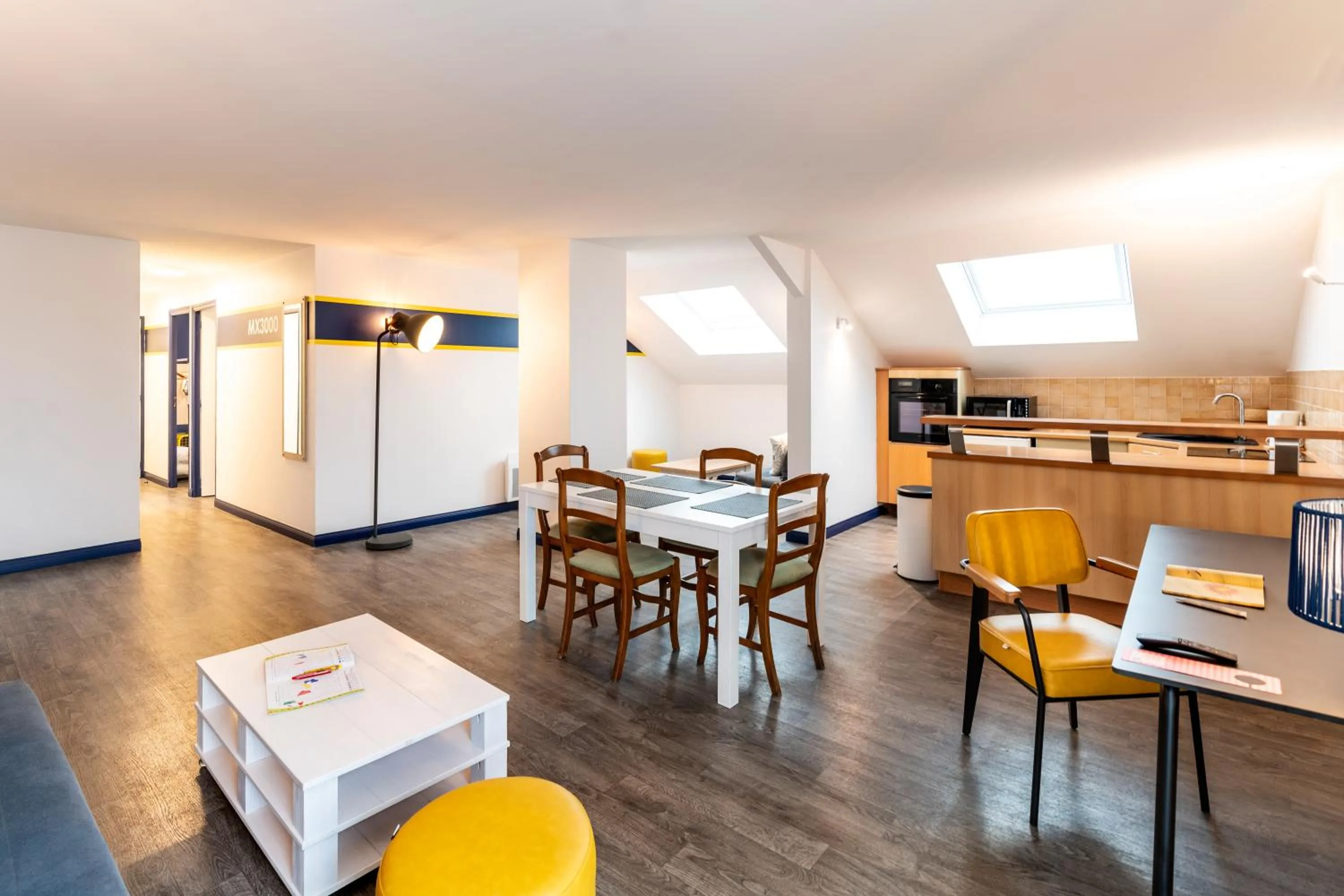 Photo of the whole room in ibis Styles Morlaix