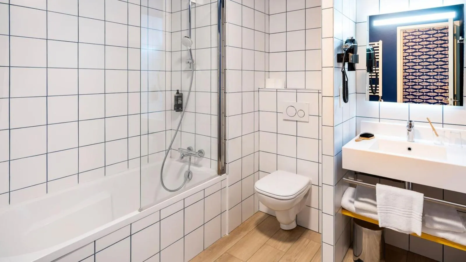 Bathroom in ibis Styles Morlaix