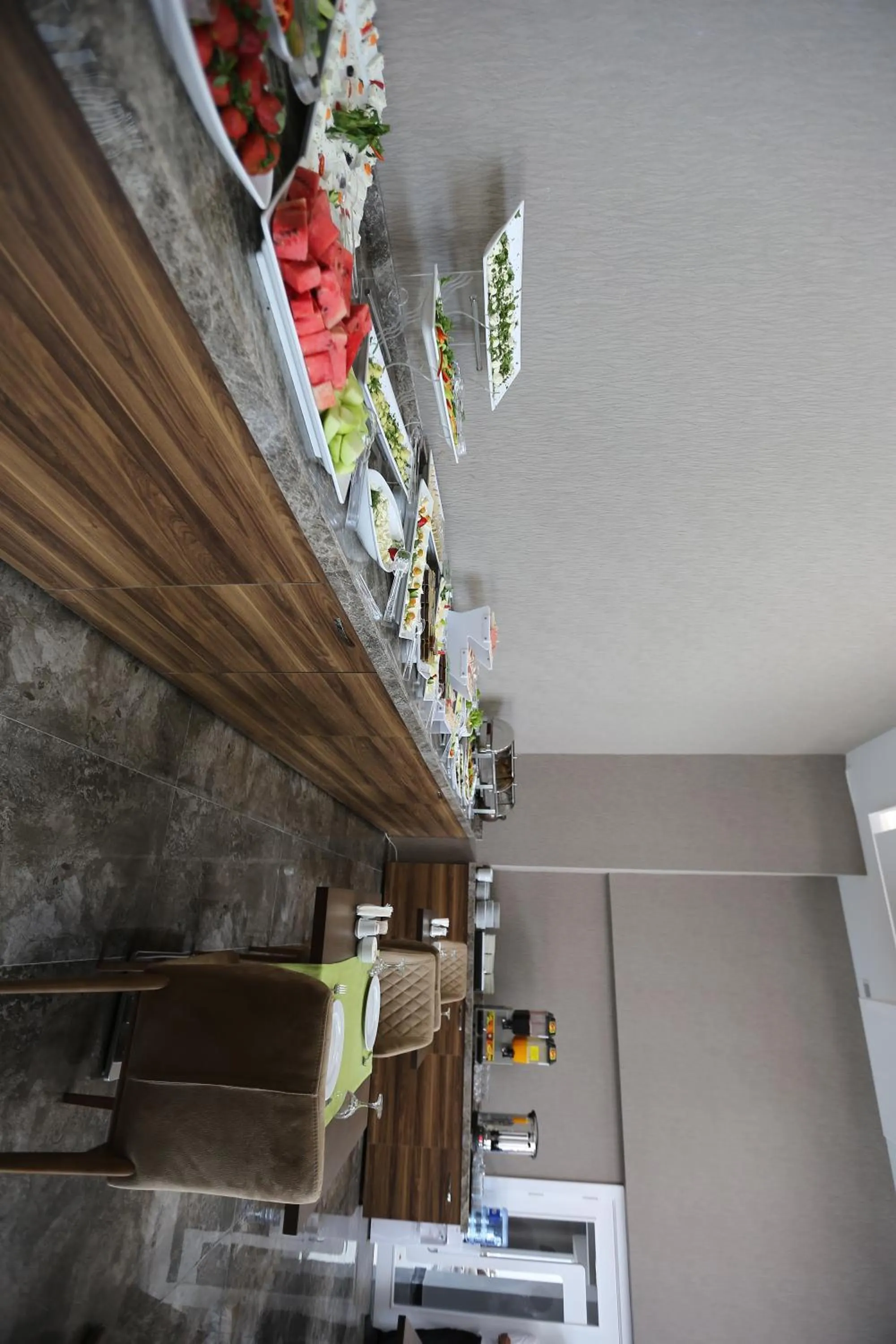 Food and drinks in Elips Royal Hotel & SPA