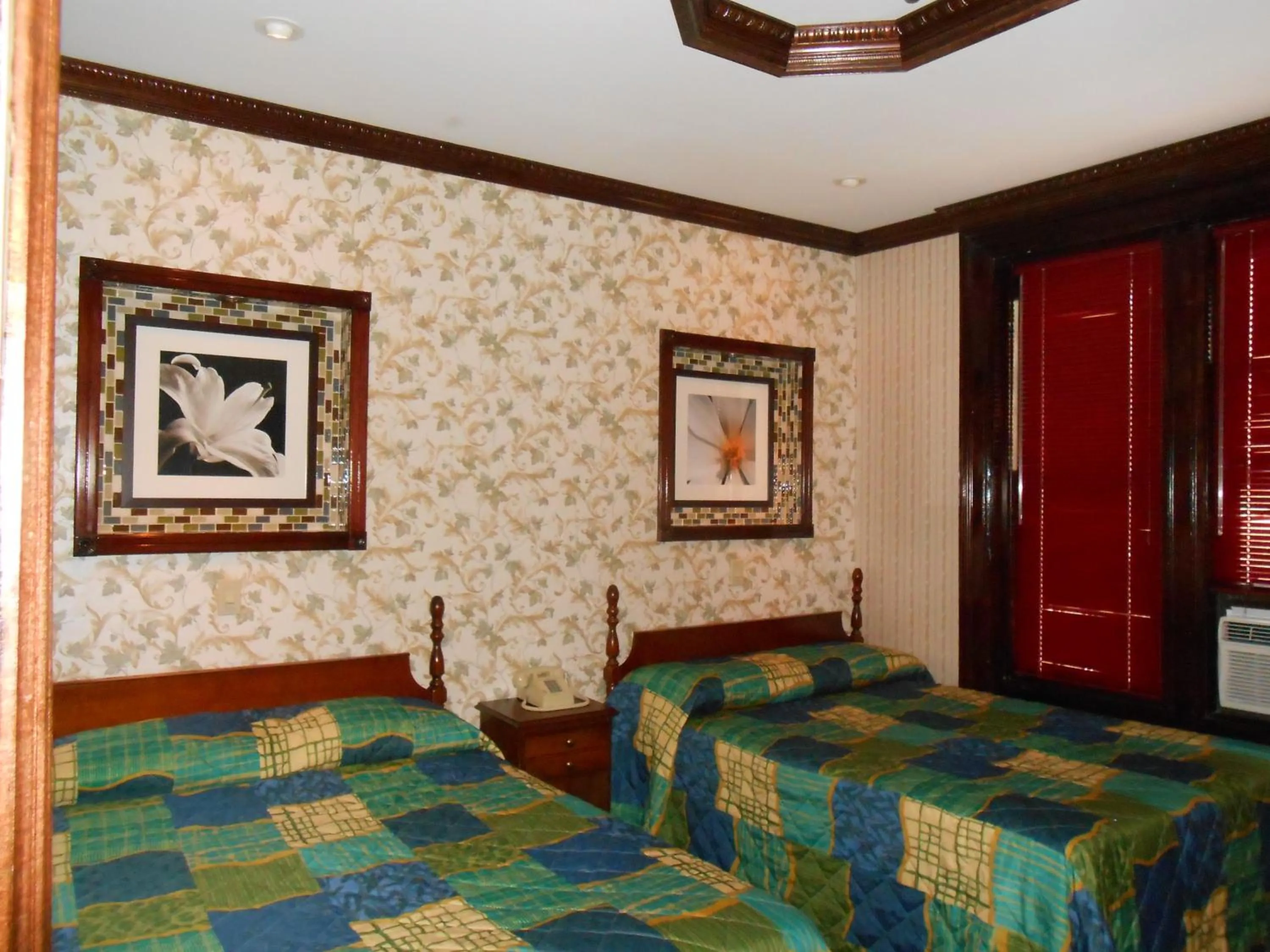 Photo of the whole room, Bed in Hotel 31 Extended Stay