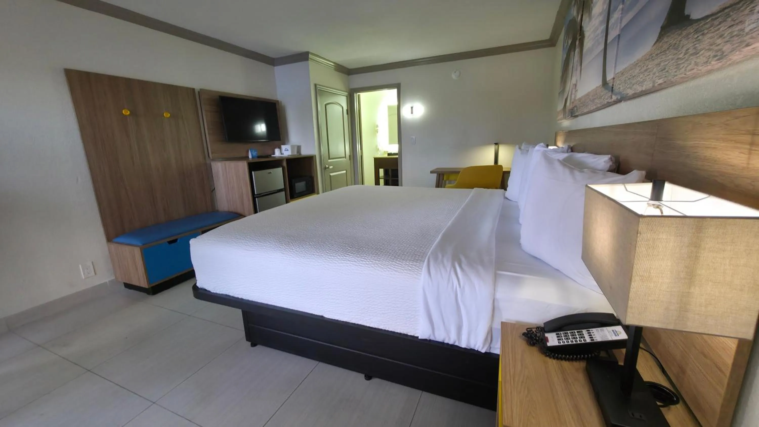 Bed in Days Inn by Wyndham Florida City